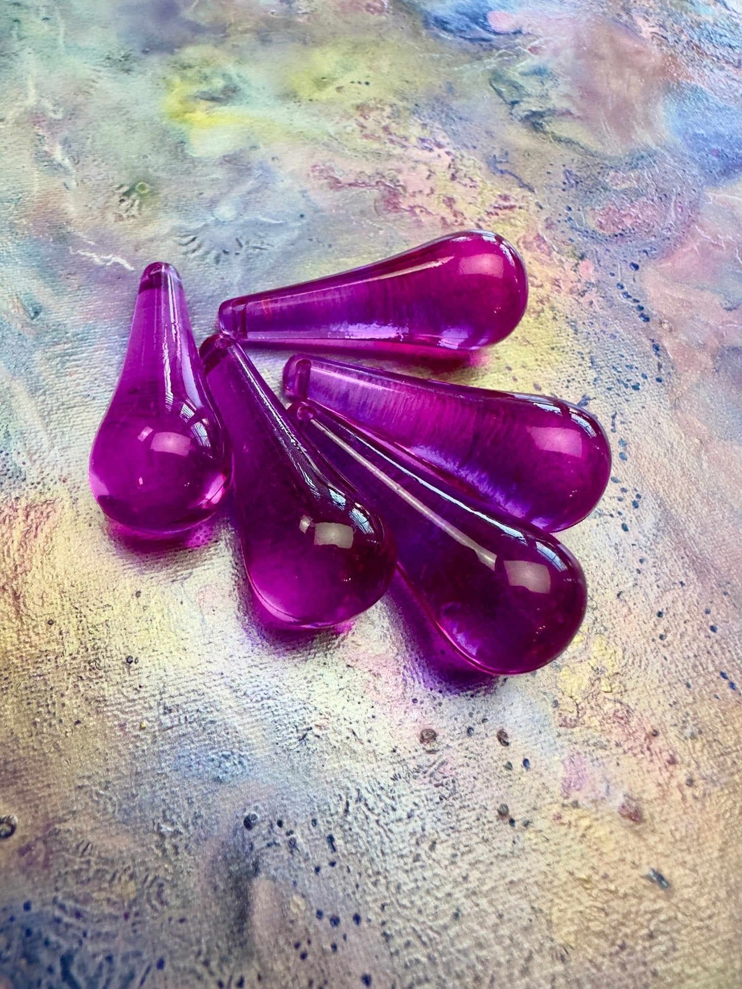 5 pcs, 35mm Fuchsia Lucite Drop - BULK UP - Vintaj Design - 1/22/25 - Vintaj Live Shop