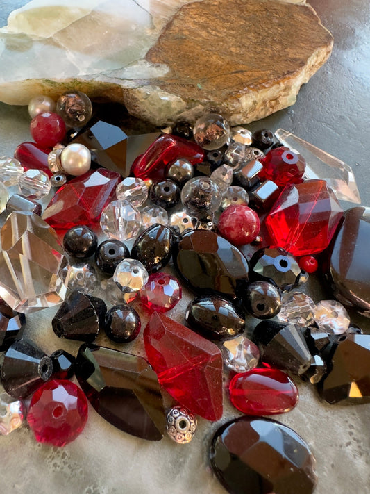 Dark Romance - 2 Oz Vintage Deluxe Bead Mix - Vintaj Idaho - 02/05/2026 - Vintaj Live Shop ID