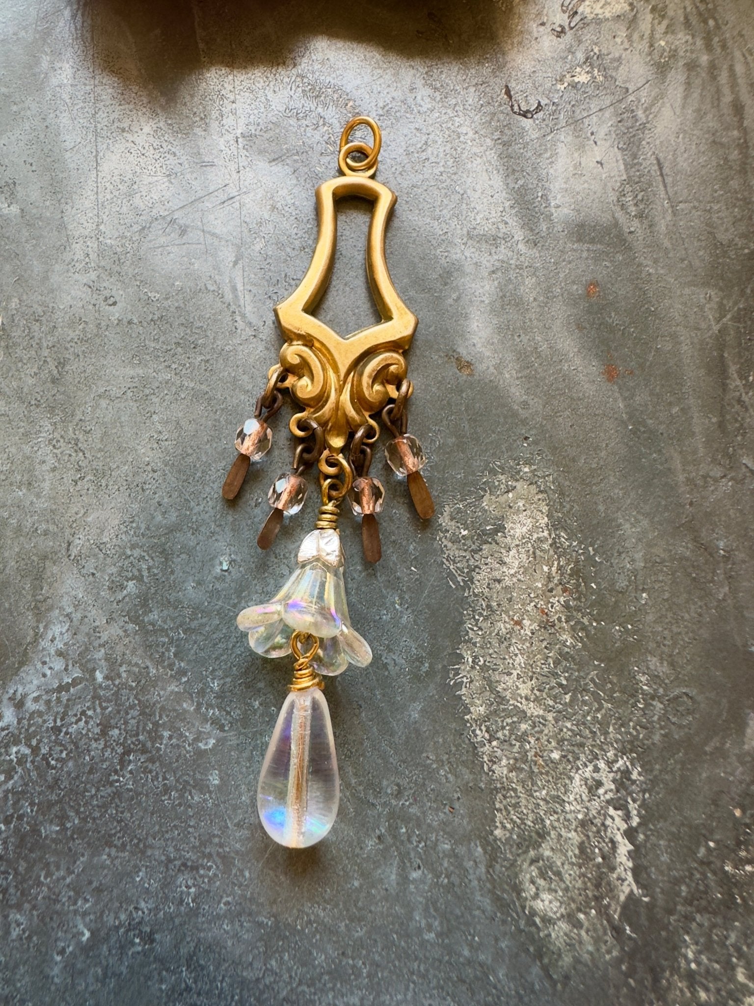 Effervescent Aura Pendant Kit - Vintaj Idaho Design - 8/20/2025 - Vintaj Live Shop ID