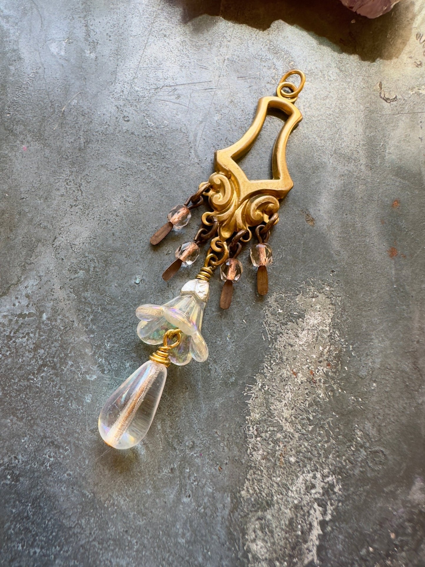 Effervescent Aura Pendant Kit - Vintaj Idaho Design - 8/20/2025 - Vintaj Live Shop ID