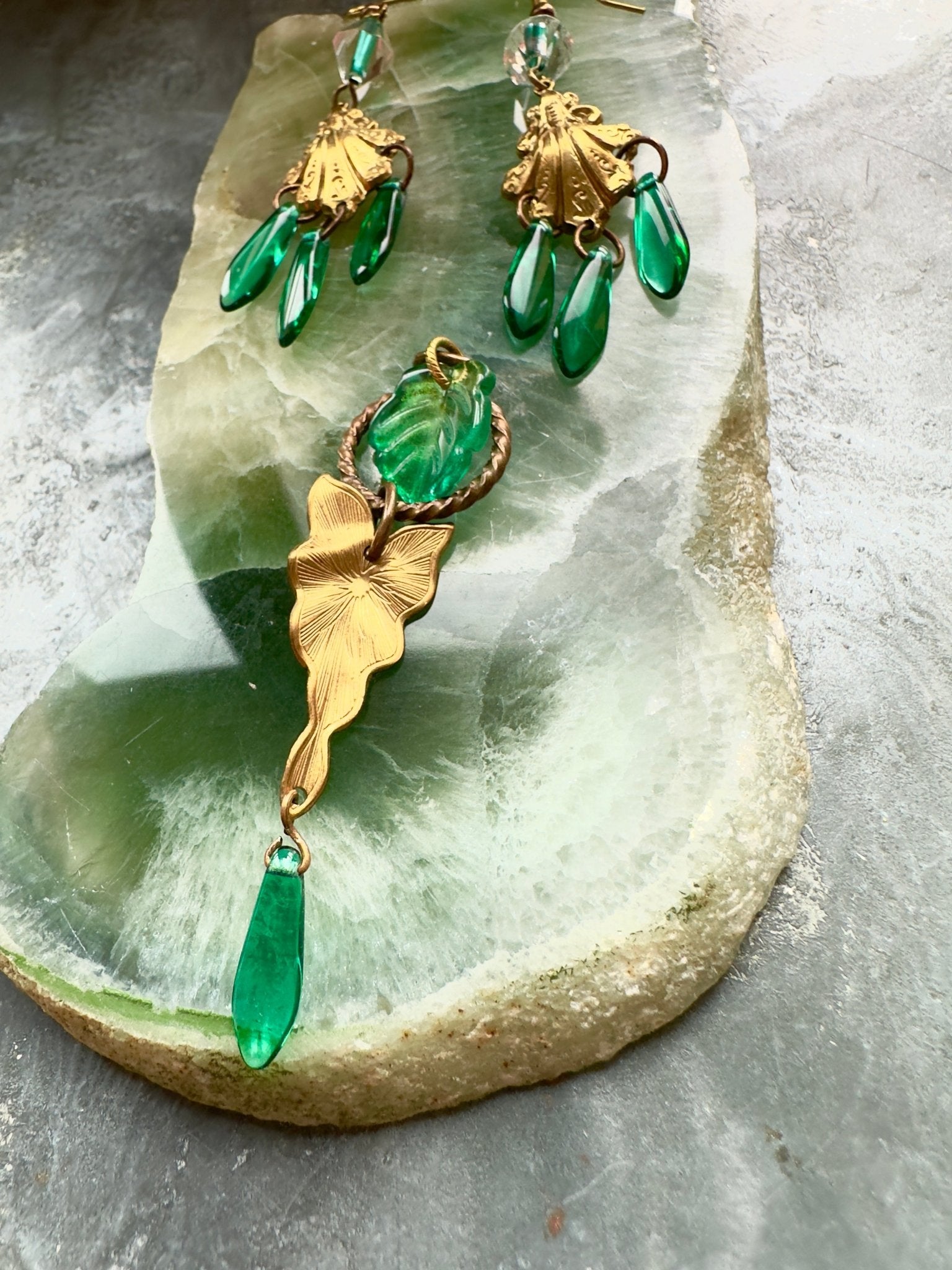 Emerald Falls - Pendant & Earring Kit - Vintaj Idaho Design - 10/1/2025 - Vintaj Live Shop ID