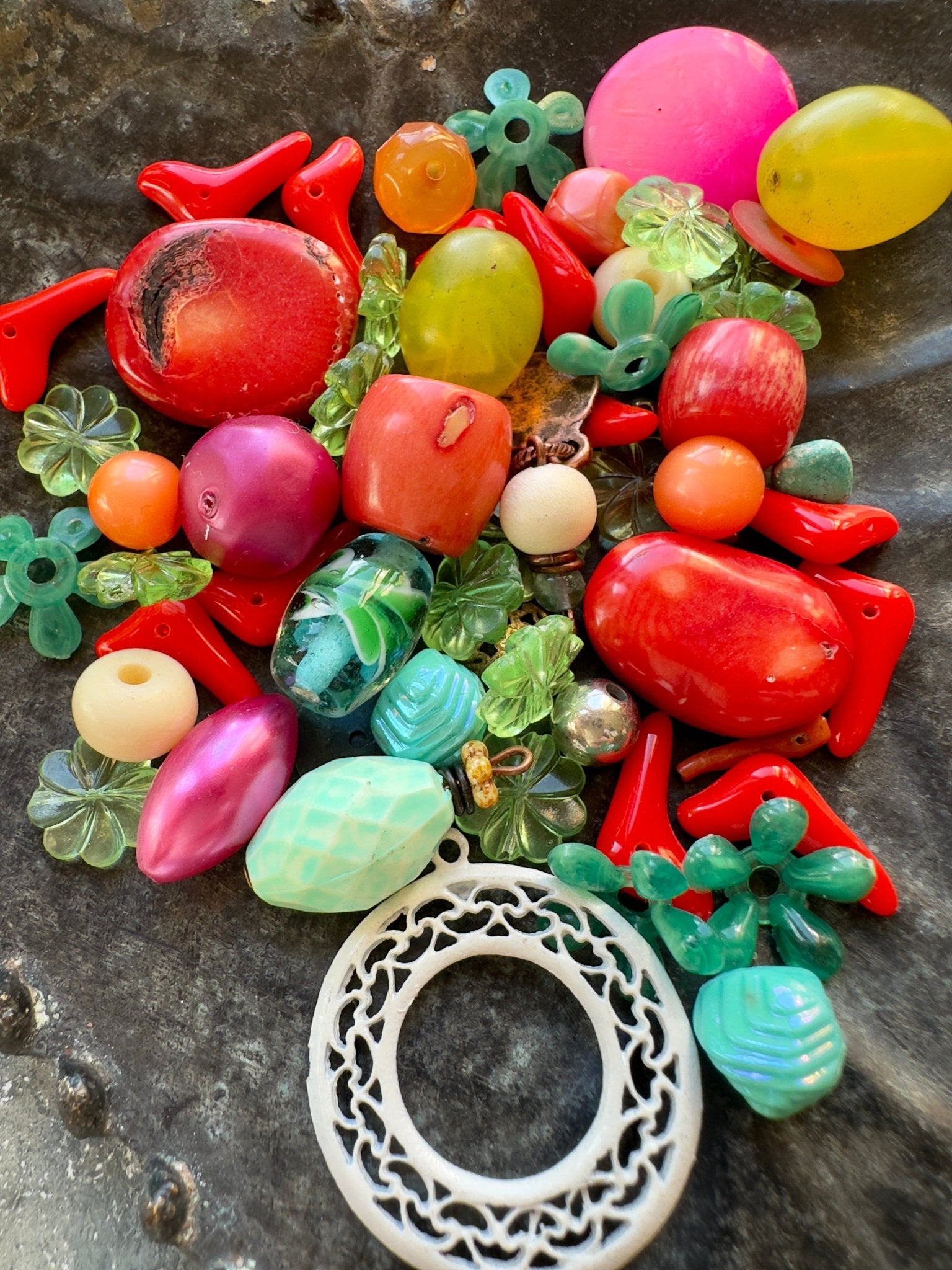 Fiji Frolic - Bold Vintage Bead Mix - Idaho Vintaj Design - 10/9/2025 - Vintaj Live Shop ID