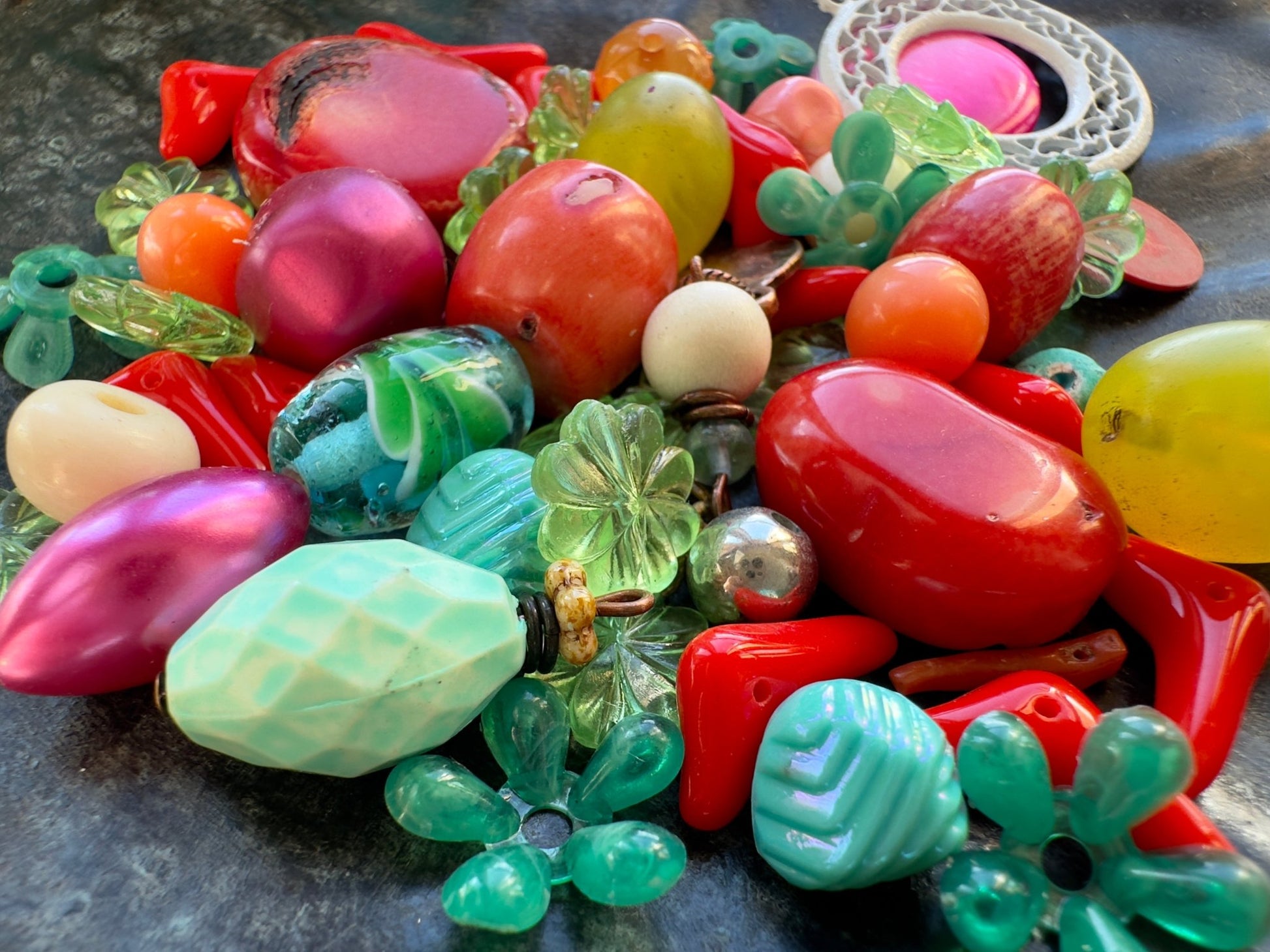 Fiji Frolic - Bold Vintage Bead Mix - Idaho Vintaj Design - 10/9/2025 - Vintaj Live Shop ID