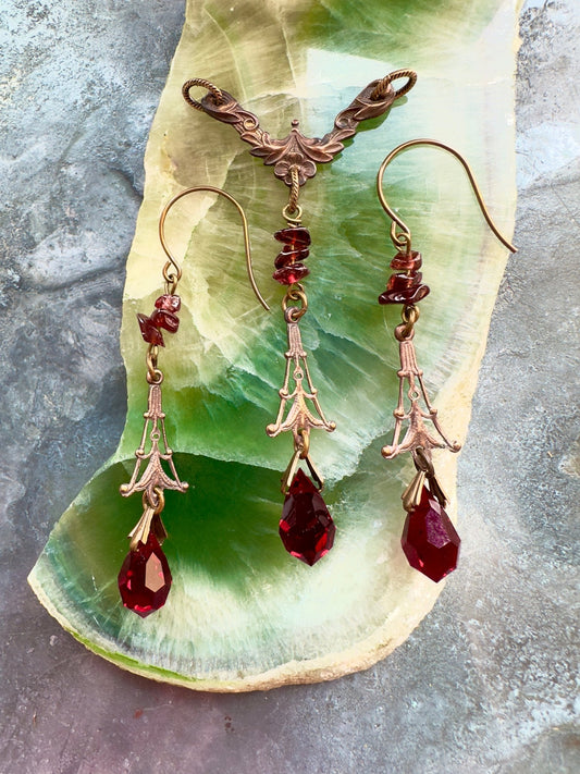 Garnet Trellis - Pendant & Earring Kit - Vintaj Idaho Design - 10/1/2025 - Vintaj Live Shop ID