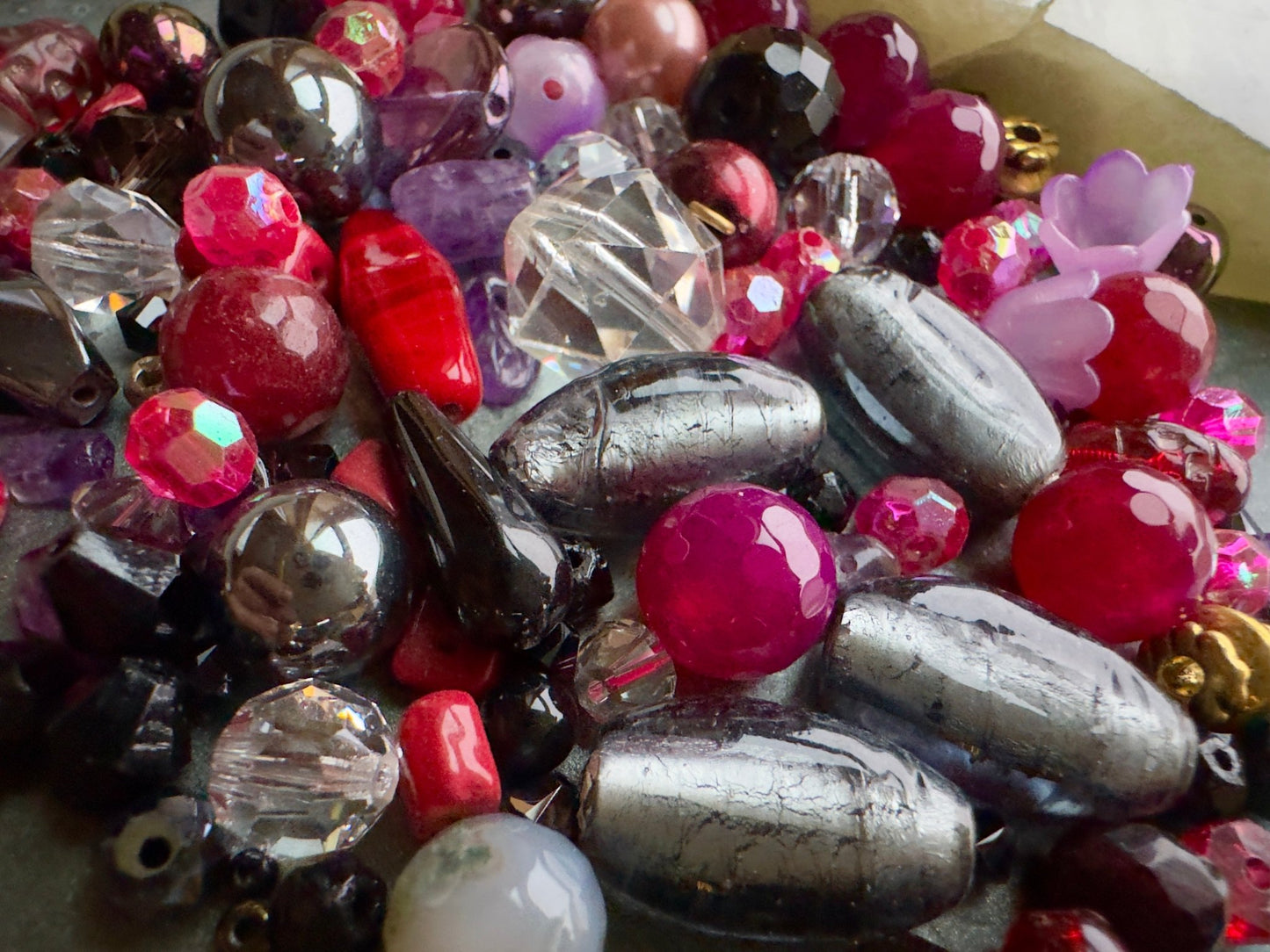 Harlequin Twilight - Large 2.5 Oz Vintage Deluxe Bead Mix - Vintaj Idaho Design - 01/20/2026 - Vintaj Live Shop ID