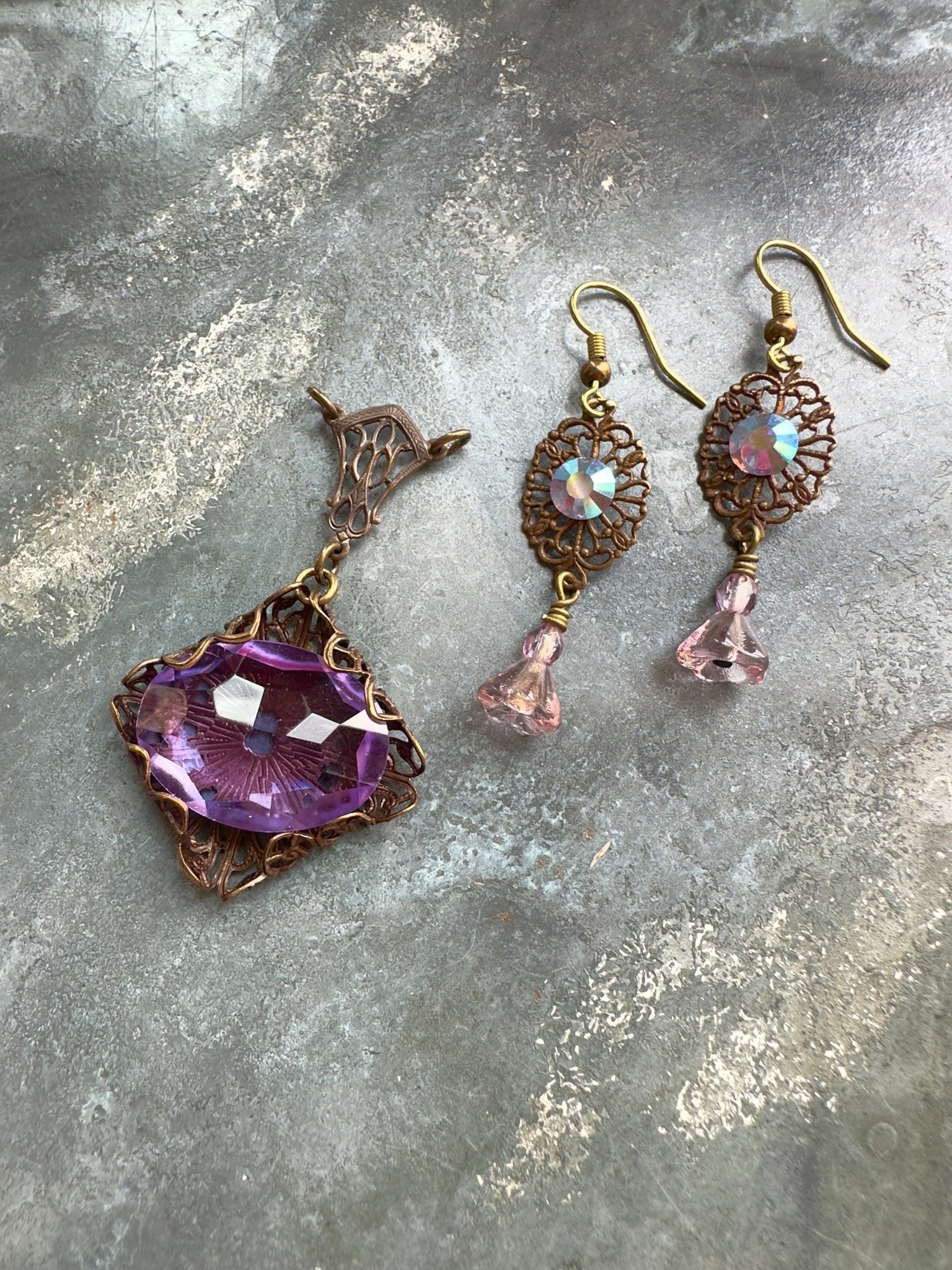 Lavender Lily - Pendant & Earring Kit - Vintaj Idaho Design - 10/1/2025 - Vintaj Live Shop ID