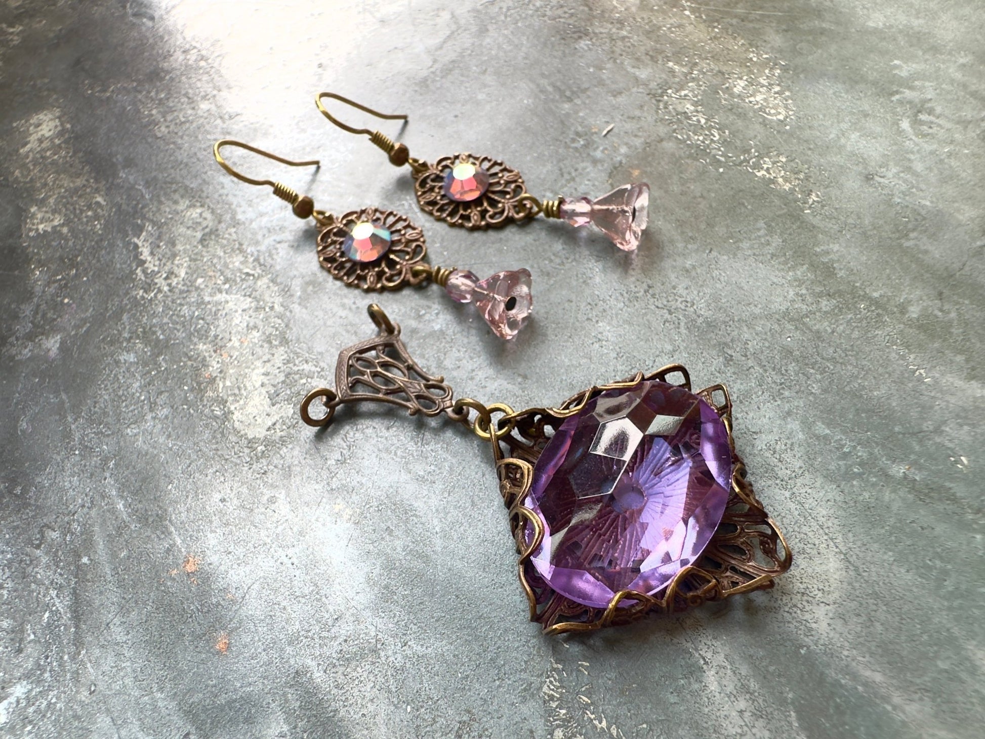 Lavender Lily - Pendant & Earring Kit - Vintaj Idaho Design - 10/1/2025 - Vintaj Live Shop ID