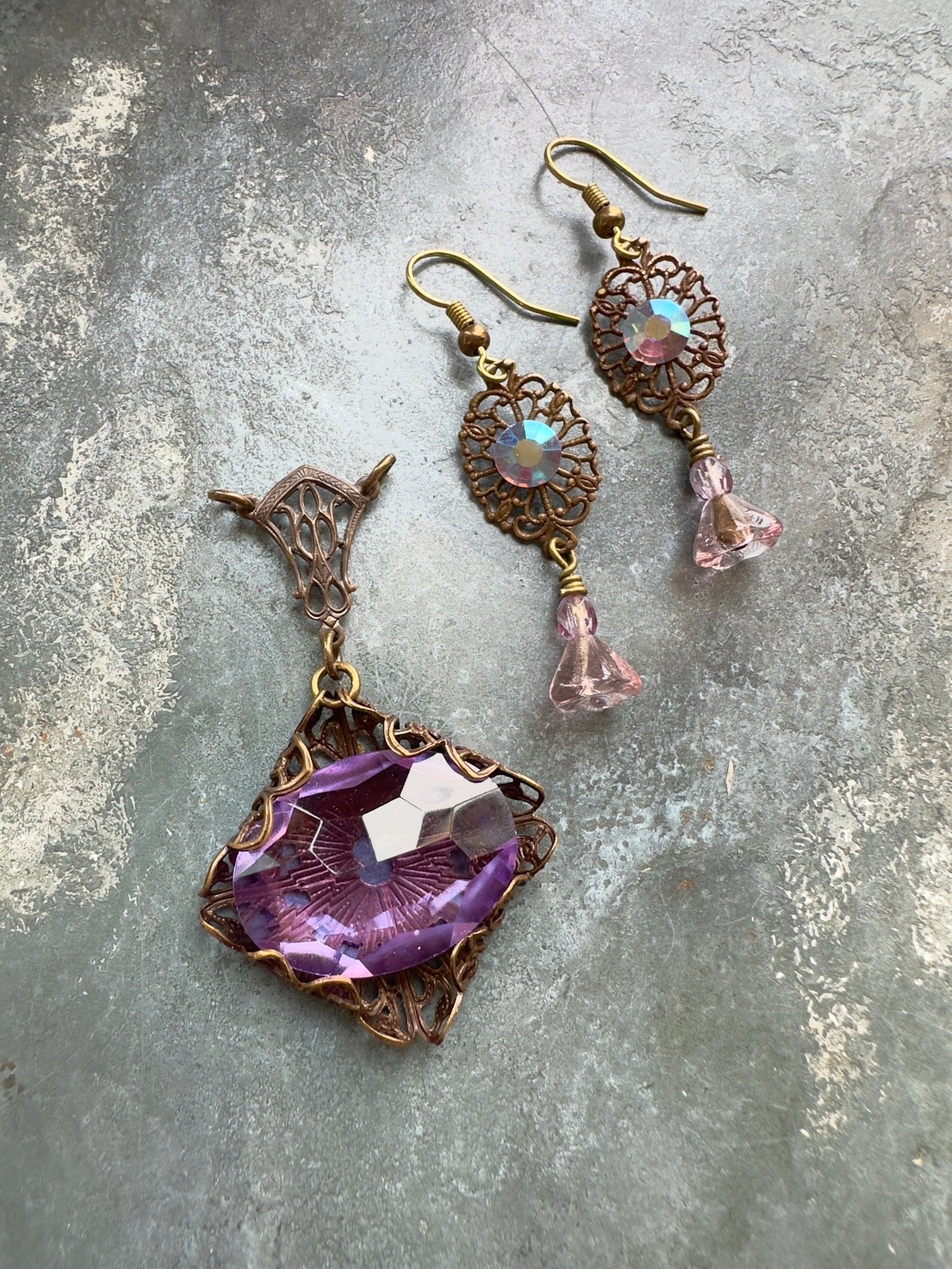 Lavender Lily - Pendant & Earring Kit - Vintaj Idaho Design - 10/1/2025 - Vintaj Live Shop ID