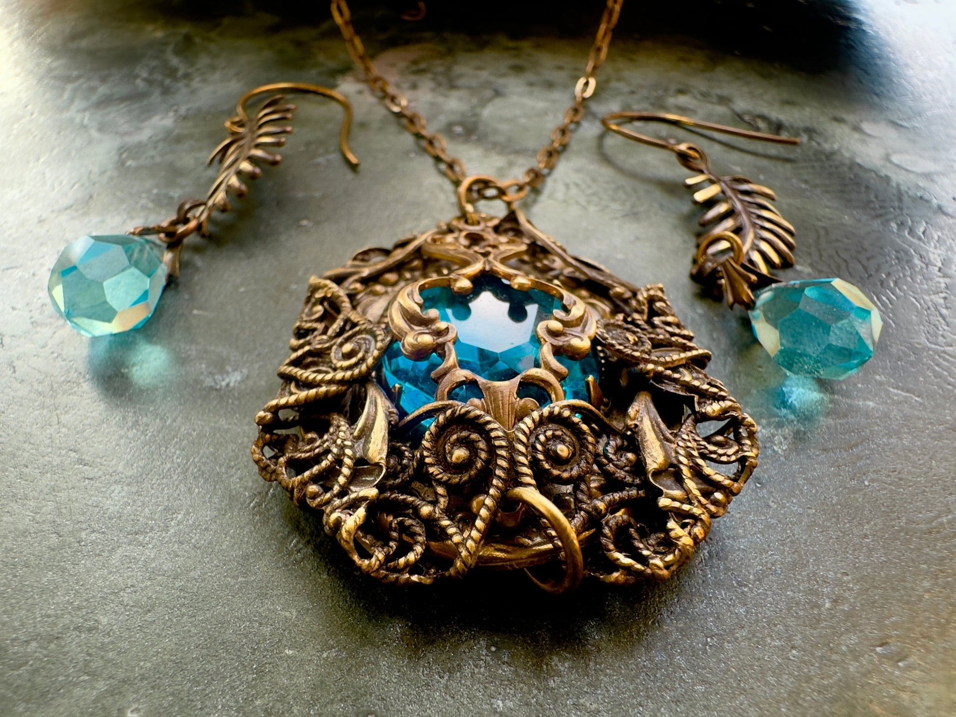 Lot 19 Weekend Pop - Up - Jewelry Trunk Sale - Vintaj Idaho Design - 10/25/25 - Vintaj Live Shop ID