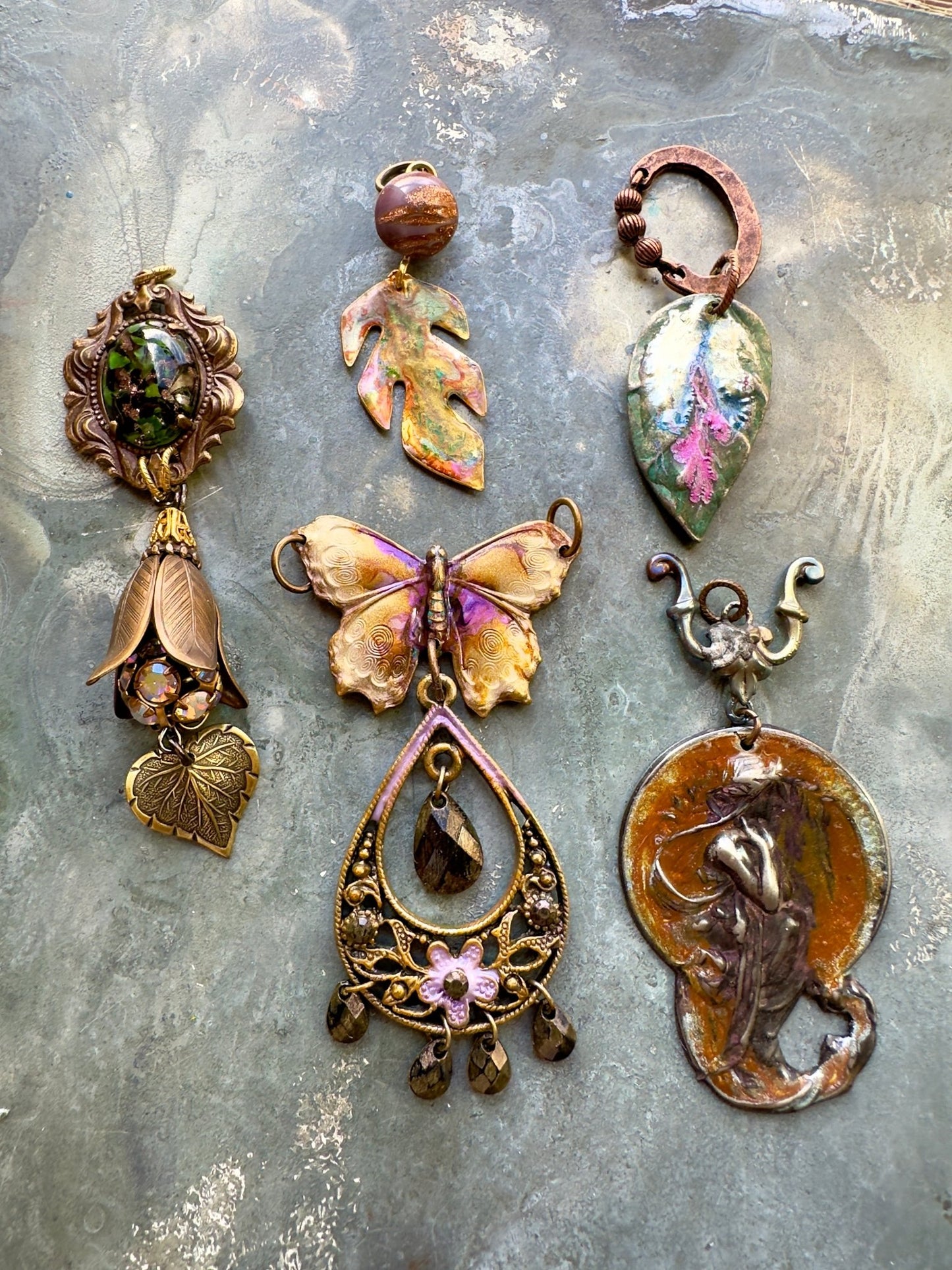 Lot 4 Assemblage 5 Finished Pendants - Vintaj Idaho Design - 10/3/2025 - Vintaj Live Shop ID