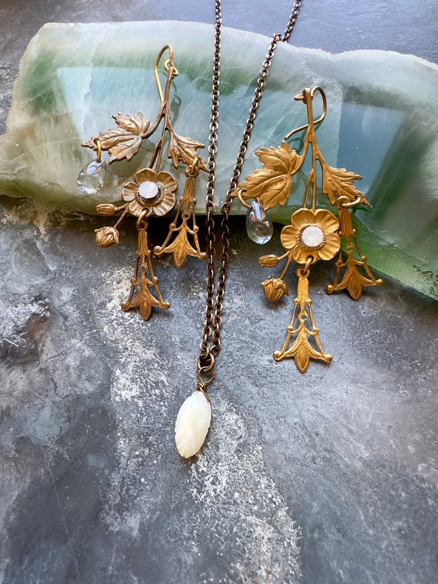 Lot 68 Renaissance Faire Live - Jewelry Trunk Sale - Vintaj Idaho Design - 9/19/25 - Vintaj Live Shop ID