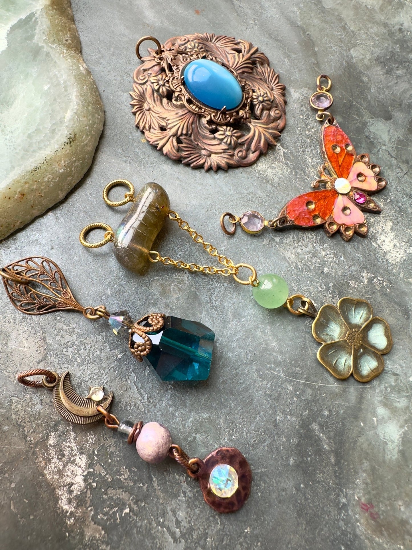Lot 9 Assemblage 5 Finished Pendants - Vintaj Idaho Design - 10/5/2025 - Vintaj Live Shop ID