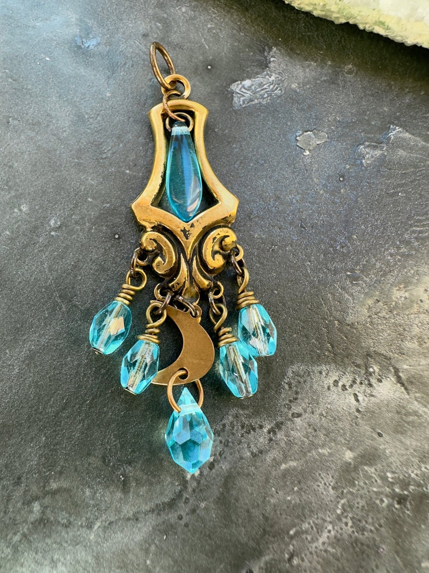 Moon Mist - Vintage Pendant Kit - Vintaj Idaho Design - 10/29/2025 - Vintaj Live Shop ID