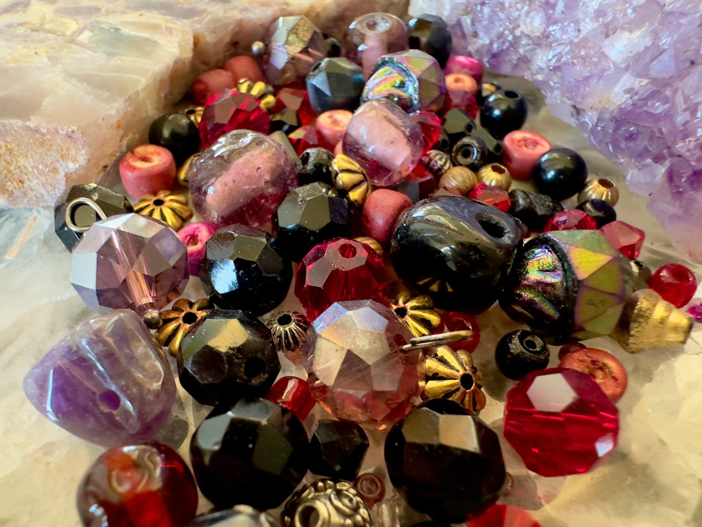 Velvet Dusk - 1 oz Vintage Bead Mix - Idaho Vintaj Design - 7/4/2025 - Vintaj Live Shop ID