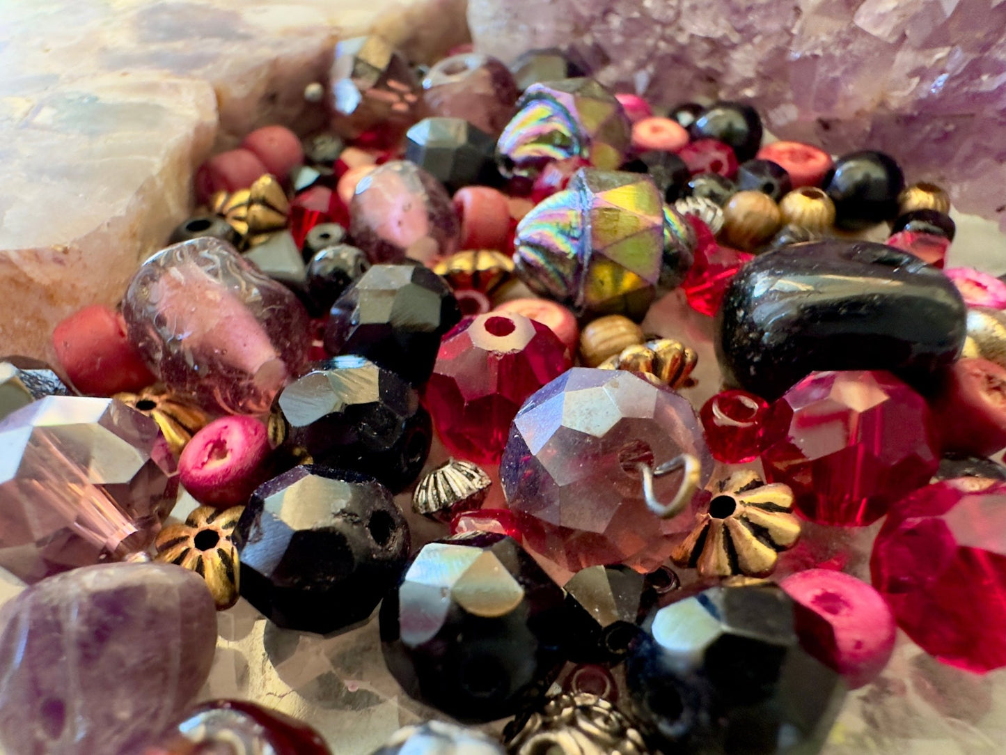 Velvet Dusk - 1 oz Vintage Bead Mix - Idaho Vintaj Design - 7/4/2025 - Vintaj Live Shop ID