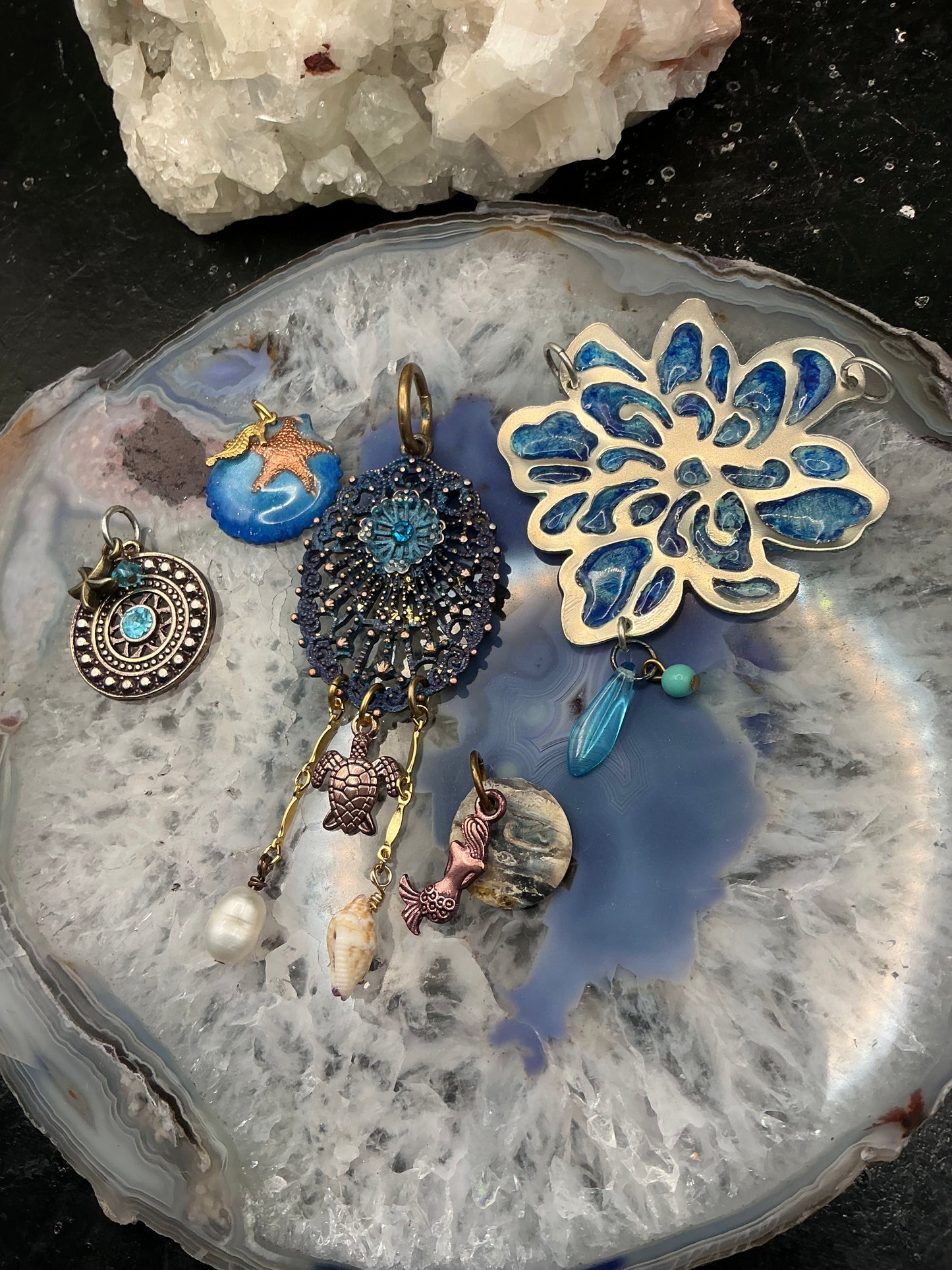 Island Reverie 5 Vintage Pendant Lot- VLS Idaho - 7/3/26
