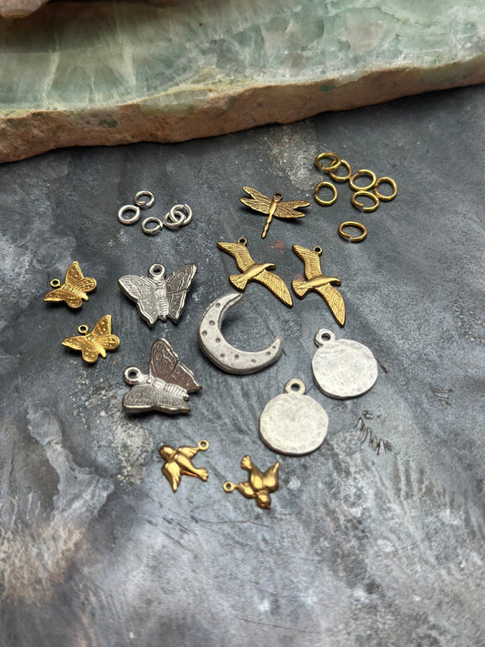 12 pcs Tinies Charm Pack - Vintaj Design - 2/19/25 - Vintaj Live Shop