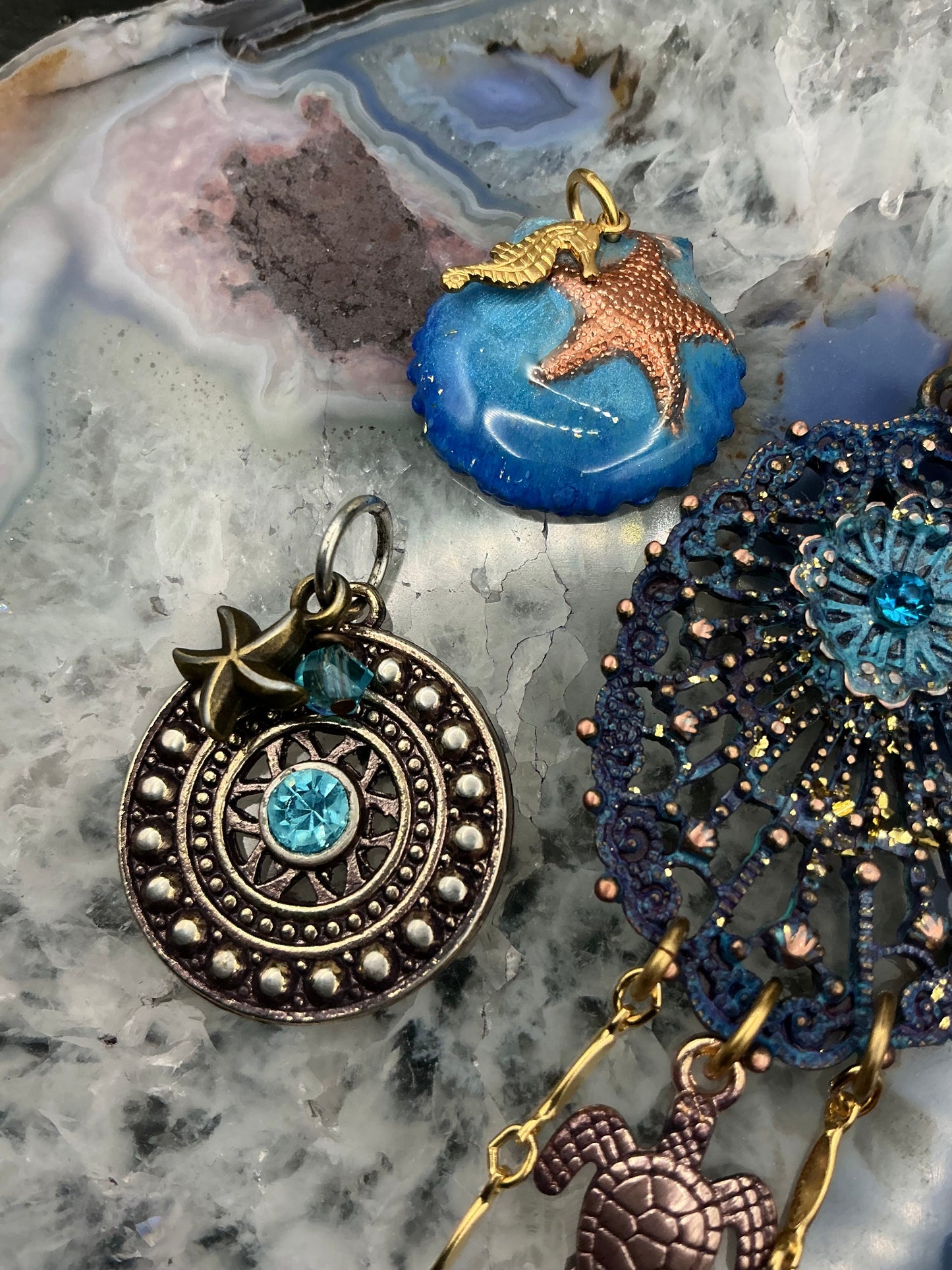 Island Reverie 5 Vintage Pendant Lot- VLS Idaho - 7/3/26