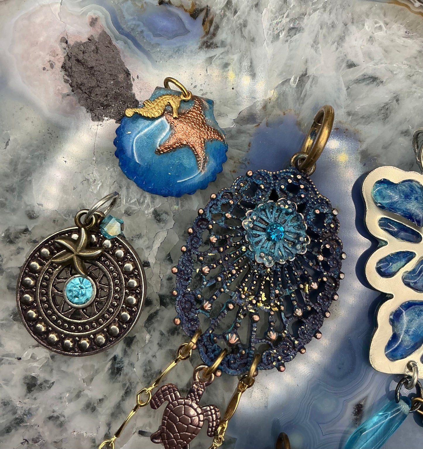 Island Reverie 5 Vintage Pendant Lot- VLS Idaho - 7/3/26