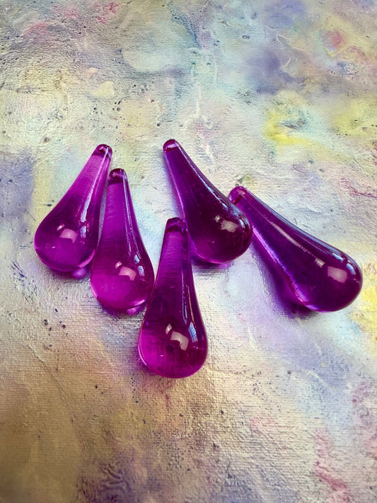 5 pcs, 35mm Fuchsia Lucite Drop - BULK UP - Vintaj Design - 1/22/25 - Vintaj Live Shop