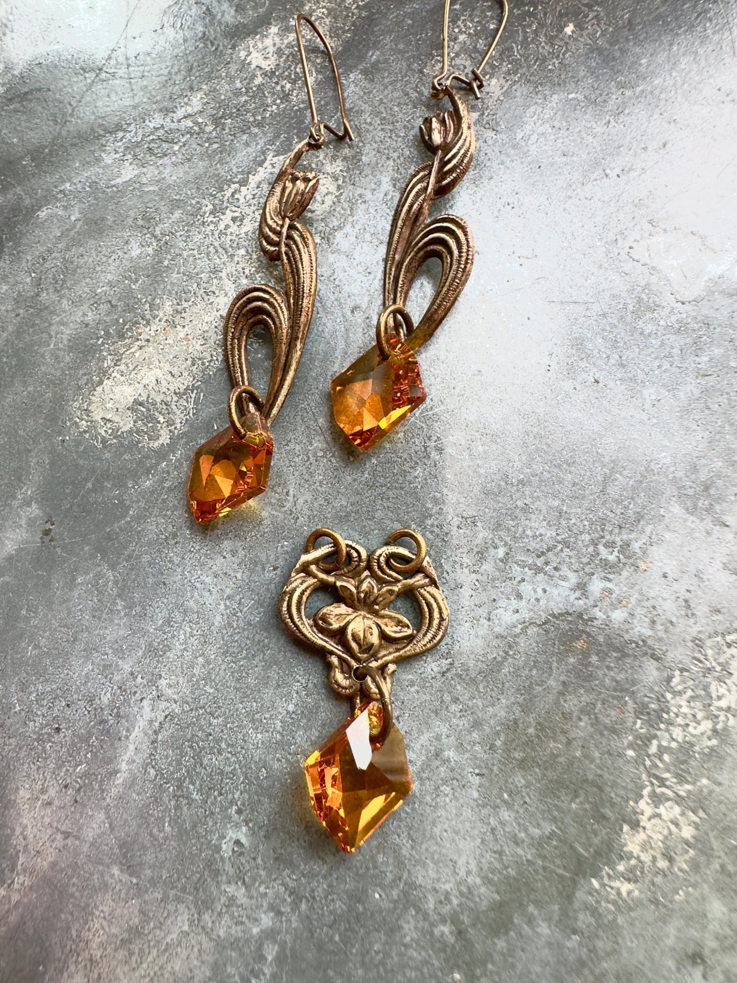 Crystalline Lotus - Pendant & Earring Kit - Vintaj Idaho Design - 10/1/2025 - Vintaj Live Shop ID