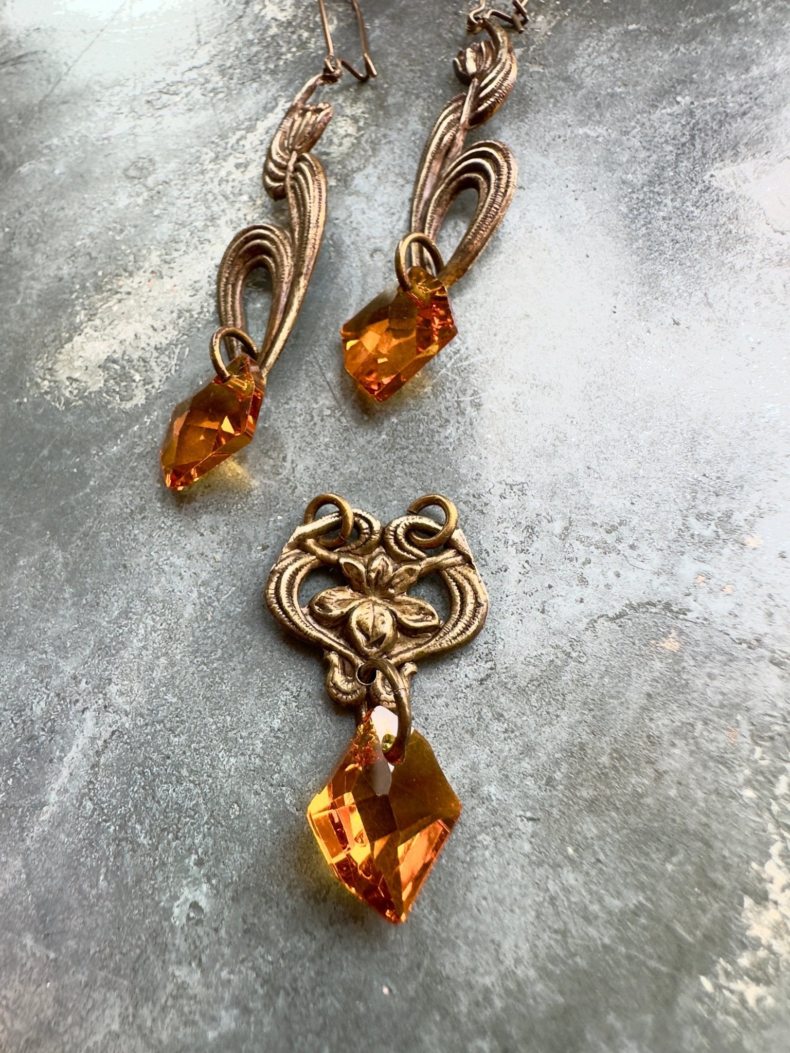 Crystalline Lotus - Pendant & Earring Kit - Vintaj Idaho Design - 10/1/2025 - Vintaj Live Shop ID