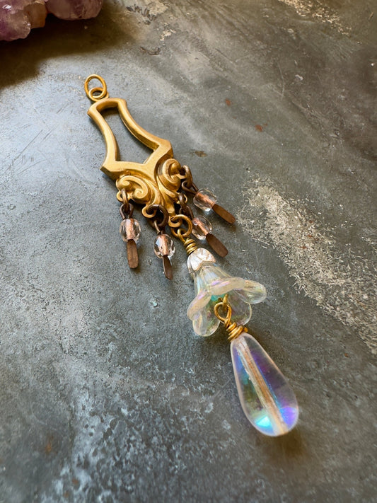 Effervescent Aura Pendant Kit - Vintaj Idaho Design - 8/20/2025 - Vintaj Live Shop ID