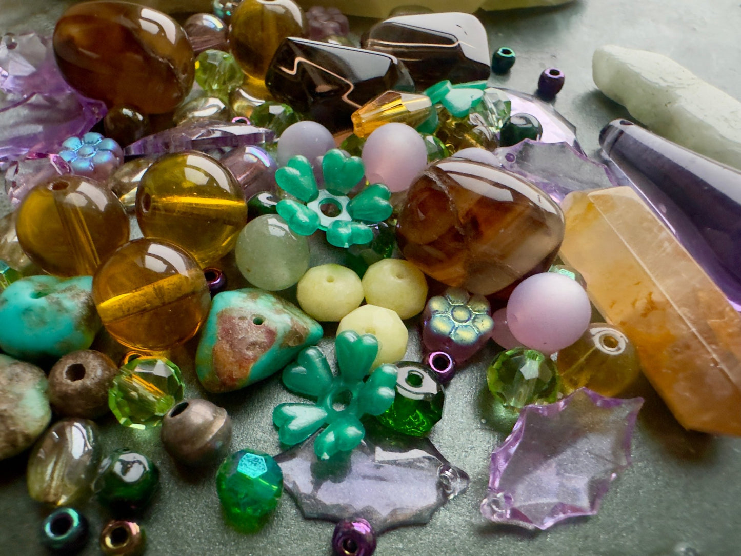 Fairy full Fern Gem - Large 2.5 Oz Vintage Deluxe Bead Mix - Vintaj Idaho Design - 01/20/2026 - Vintaj Live Shop ID