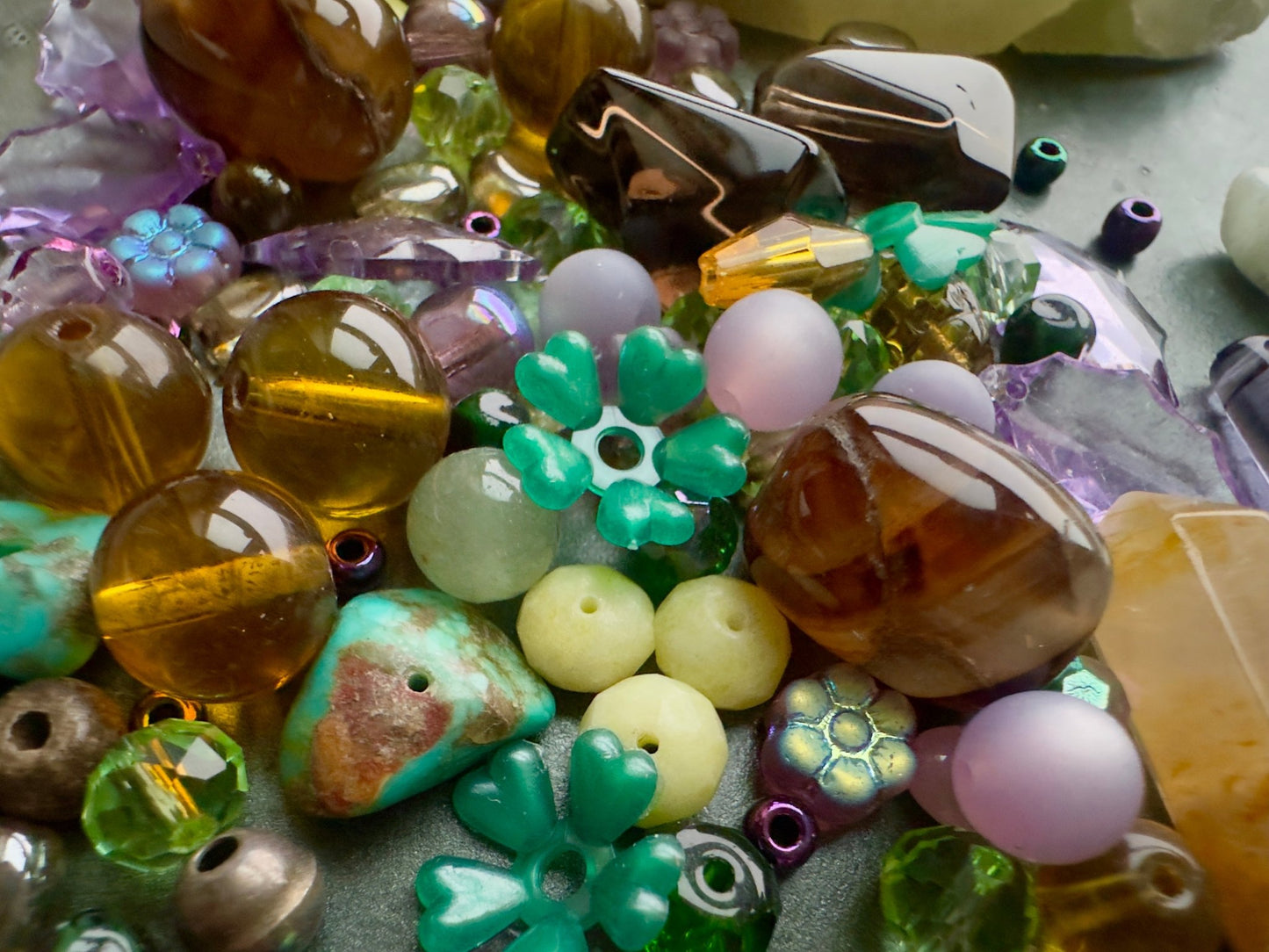 Fairy full Fern Gem - Large 2.5 Oz Vintage Deluxe Bead Mix - Vintaj Idaho Design - 01/20/2026 - Vintaj Live Shop ID