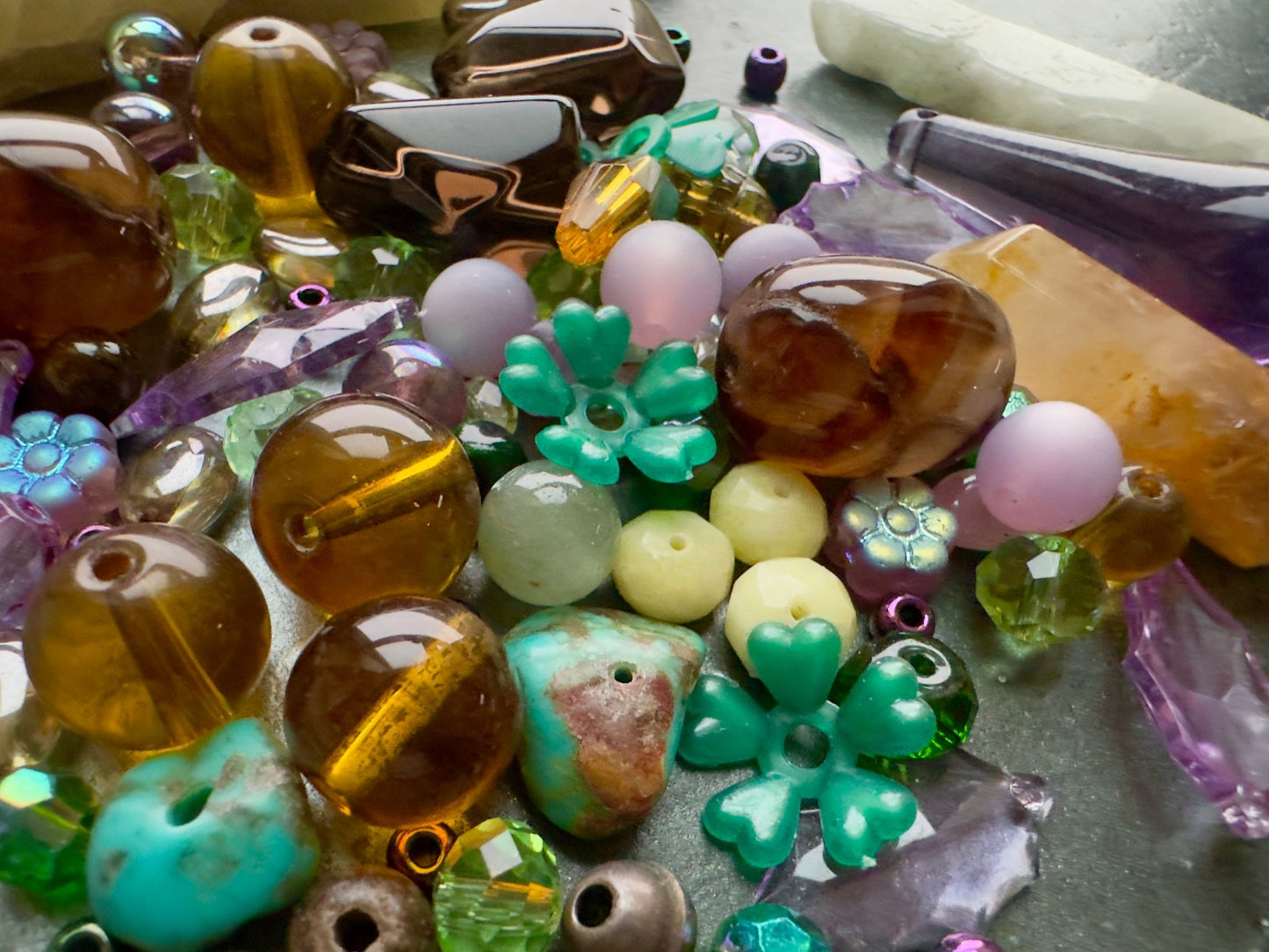 Fairy full Fern Gem - Large 2.5 Oz Vintage Deluxe Bead Mix - Vintaj Idaho Design - 01/20/2026 - Vintaj Live Shop ID