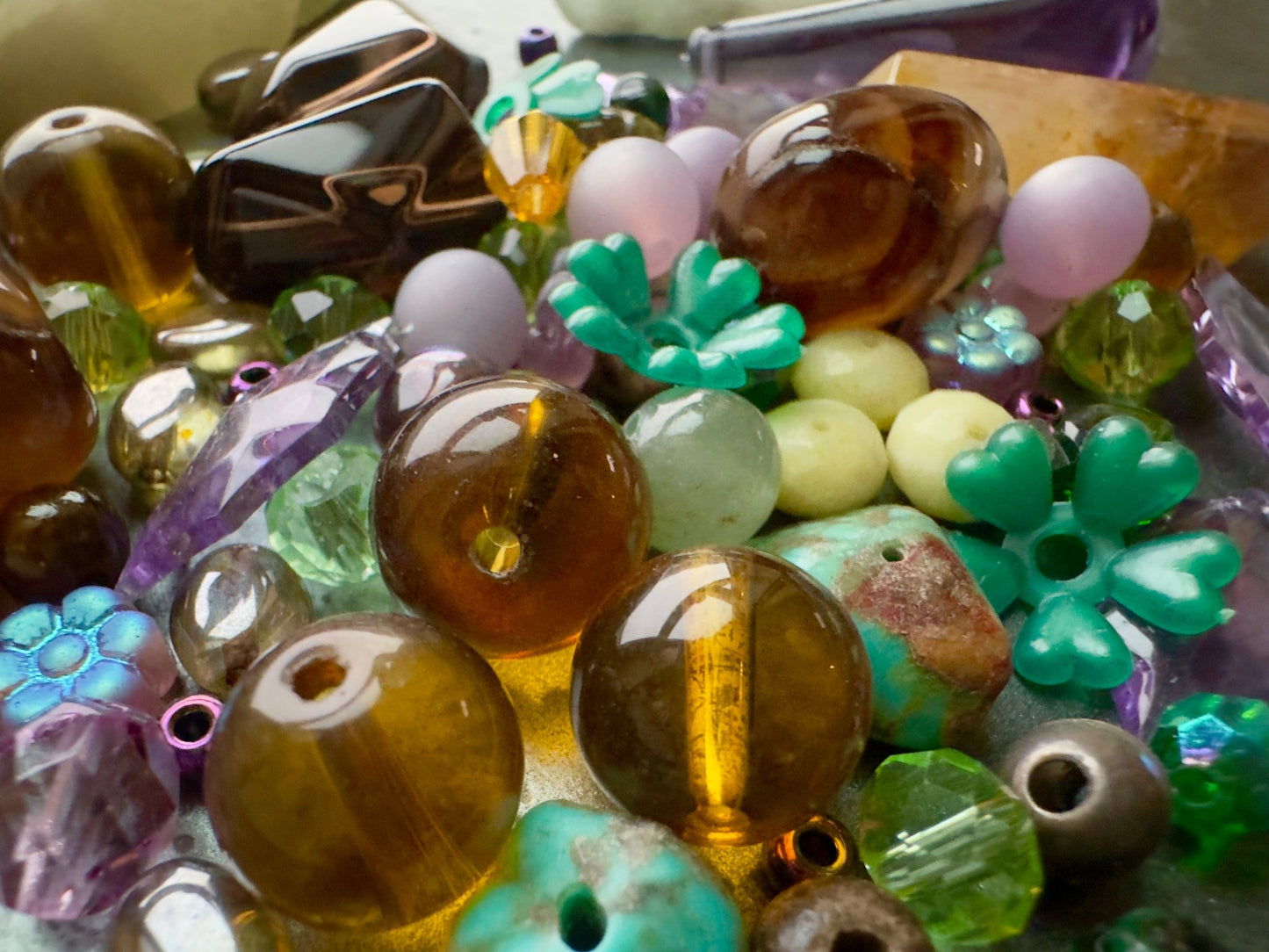 Fairy full Fern Gem - Large 2.5 Oz Vintage Deluxe Bead Mix - Vintaj Idaho Design - 01/20/2026 - Vintaj Live Shop ID
