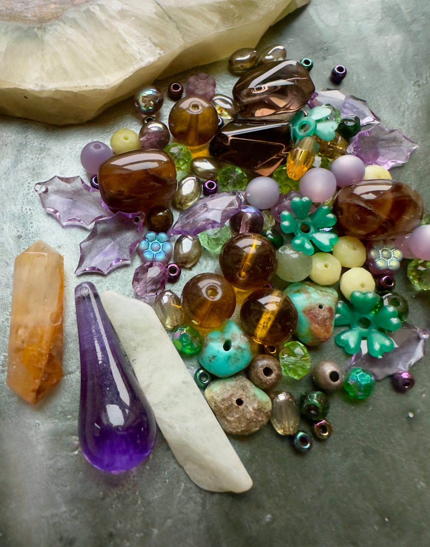 Fairy full Fern Gem - Large 2.5 Oz Vintage Deluxe Bead Mix - Vintaj Idaho Design - 01/20/2026 - Vintaj Live Shop ID