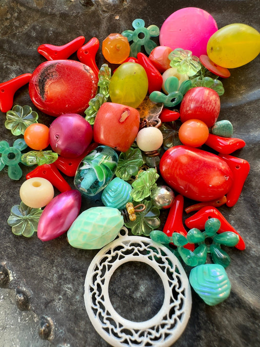 Fiji Frolic - Bold Vintage Bead Mix - Idaho Vintaj Design - 10/9/2025 - Vintaj Live Shop ID