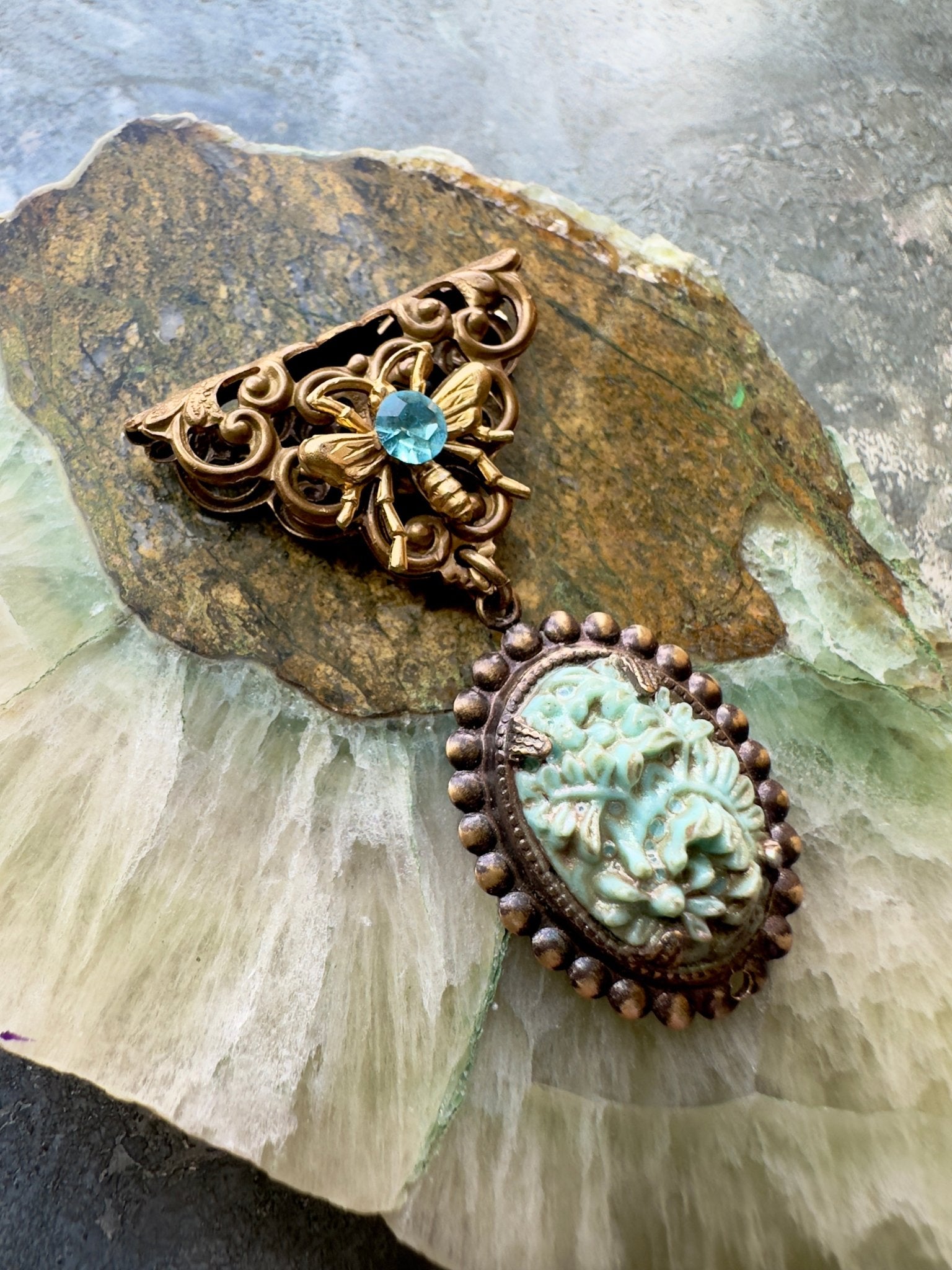 Fleur De Bee Pendant Kit - Vintaj Idaho Design - 8/6/2025 - Vintaj Live Shop ID