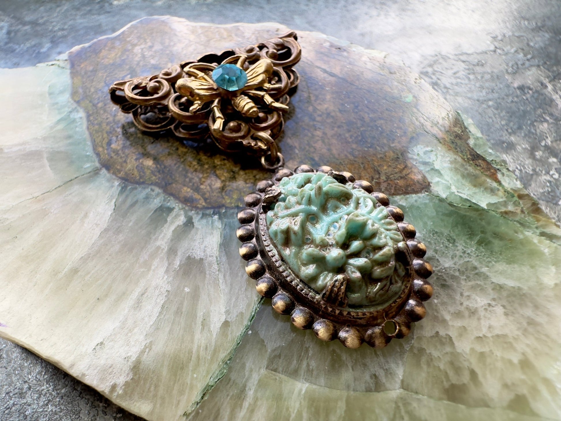 Fleur De Bee Pendant Kit - Vintaj Idaho Design - 8/6/2025 - Vintaj Live Shop ID