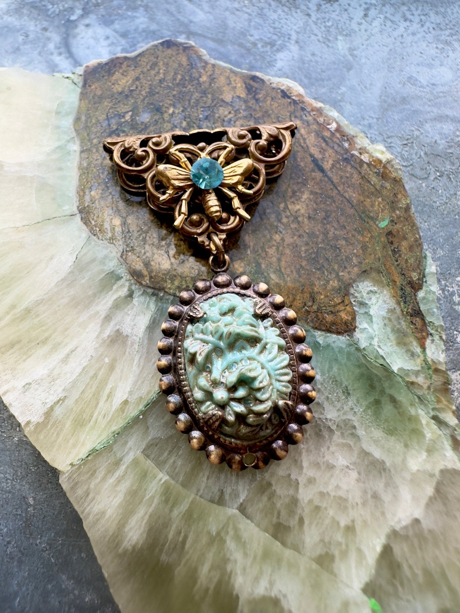 Fleur De Bee Pendant Kit - Vintaj Idaho Design - 8/6/2025 - Vintaj Live Shop ID