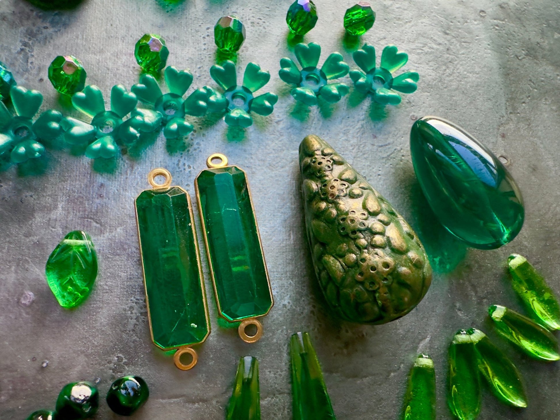 Forever Evergreen - 36 Pc Vintage Rare Bead Pendant Inspo Lot - Vintaj Idaho Design - 12/17/2025 - Vintaj Live Shop ID