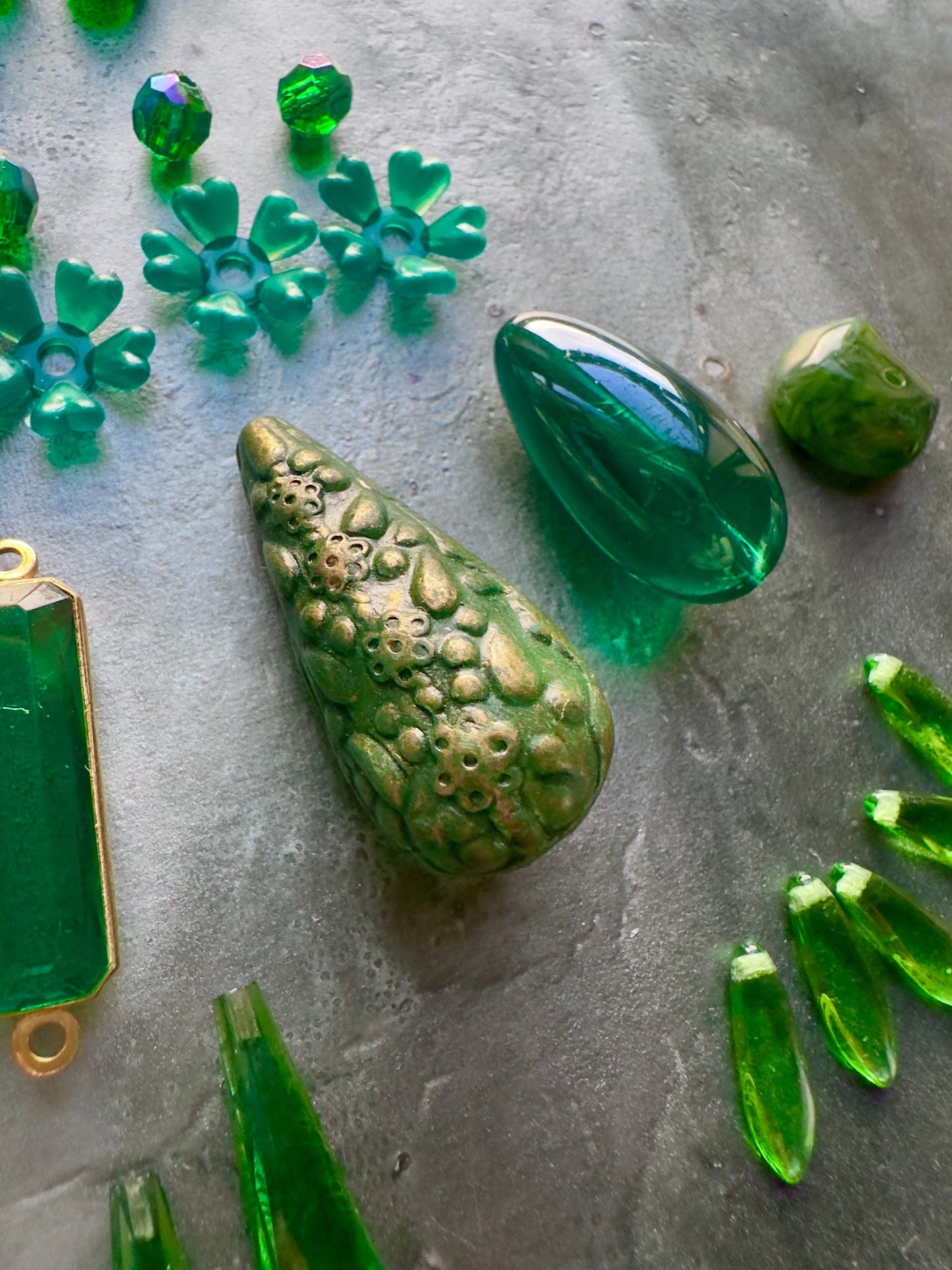 Forever Evergreen - 36 Pc Vintage Rare Bead Pendant Inspo Lot - Vintaj Idaho Design - 12/17/2025 - Vintaj Live Shop ID
