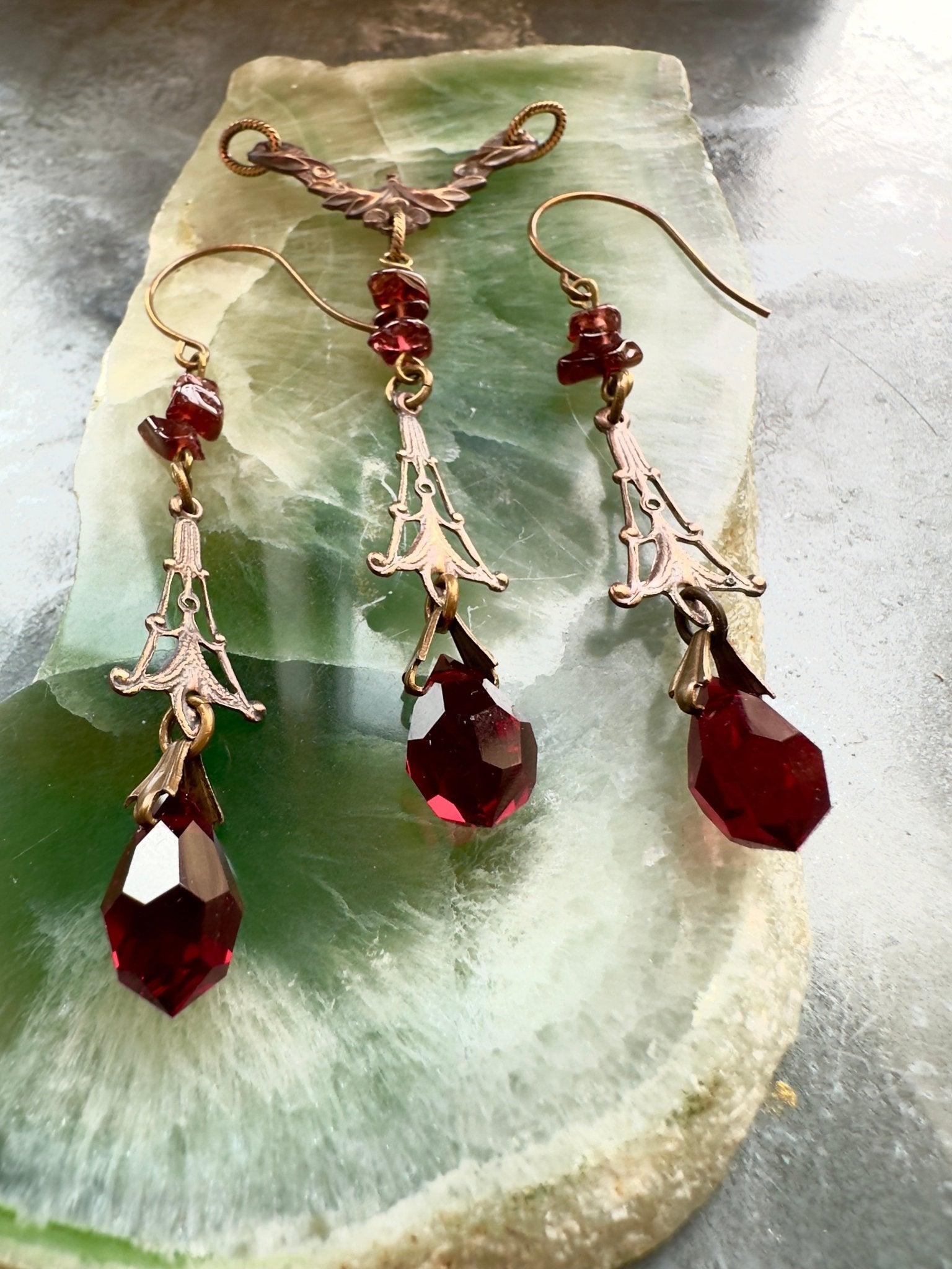 Garnet Trellis - Pendant & Earring Kit - Vintaj Idaho Design - 10/1/2025 - Vintaj Live Shop ID