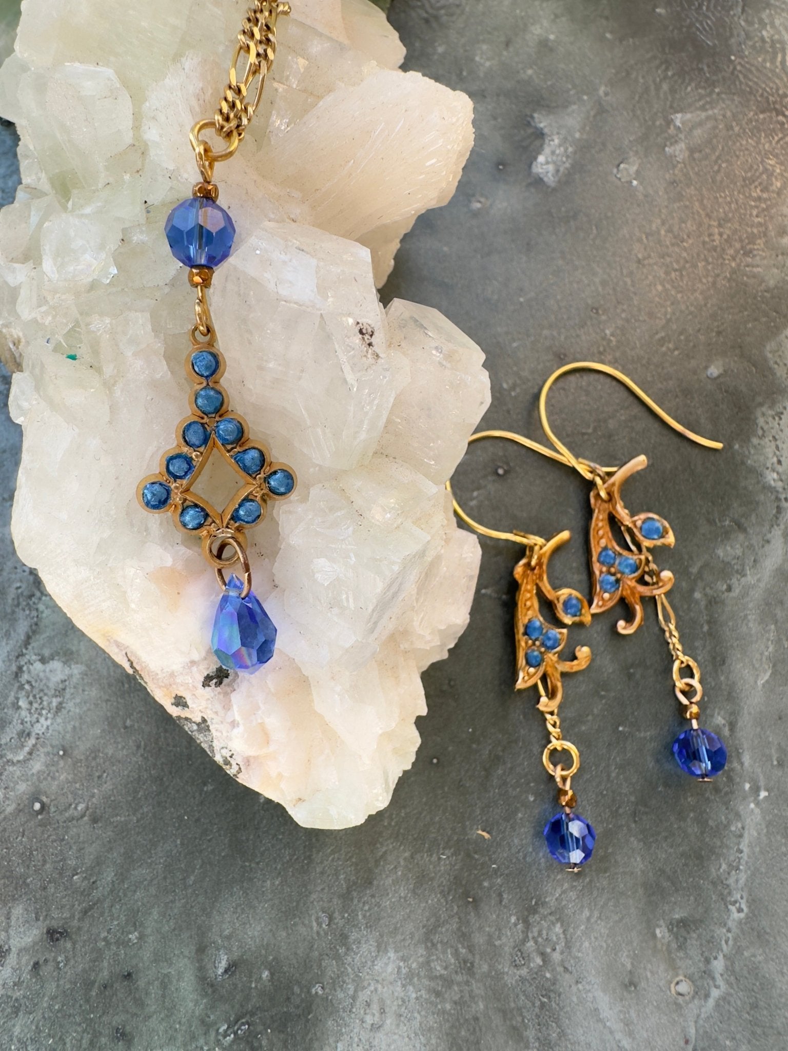 Gilded Sapphire - Vintage Pendant & Earring Kit - Vintaj Idaho Design - 10/29/2025 - Vintaj Live Shop ID