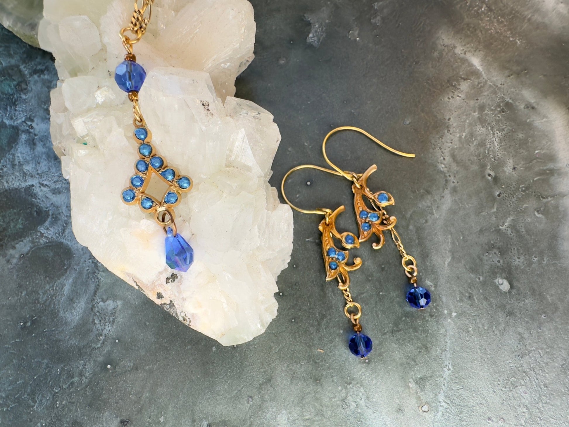 Gilded Sapphire - Vintage Pendant & Earring Kit - Vintaj Idaho Design - 10/29/2025 - Vintaj Live Shop ID