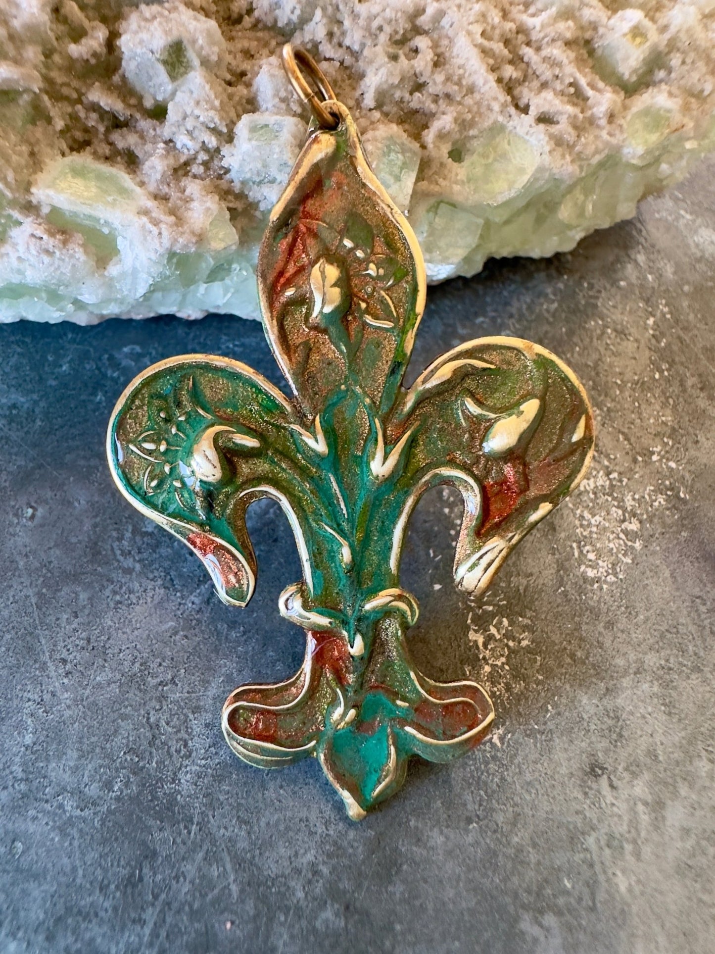 Hand Cold - Enameled Resin French Garden Pendant - Vintaj Idaho Design - 7/30/2025 - Vintaj Live Shop ID