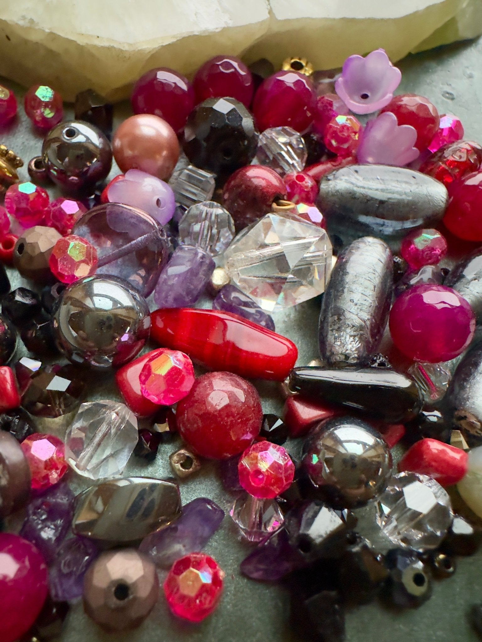 Harlequin Twilight - Large 2.5 Oz Vintage Deluxe Bead Mix - Vintaj Idaho Design - 01/20/2026 - Vintaj Live Shop ID