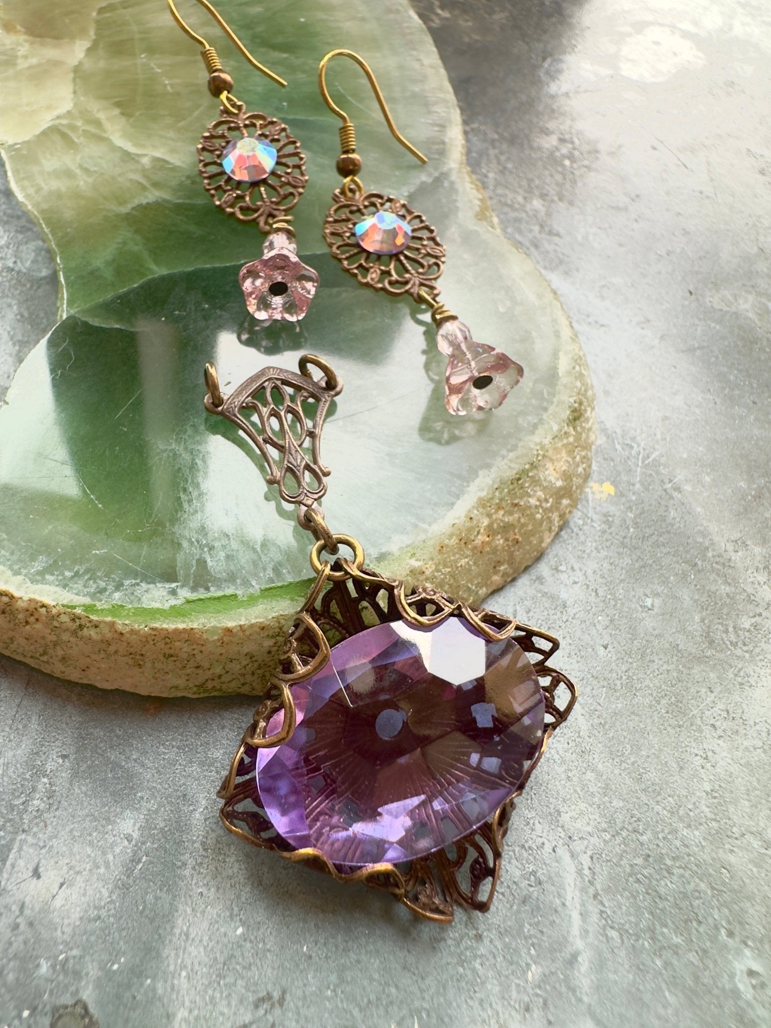 Lavender Lily - Pendant & Earring Kit - Vintaj Idaho Design - 10/1/2025 - Vintaj Live Shop ID