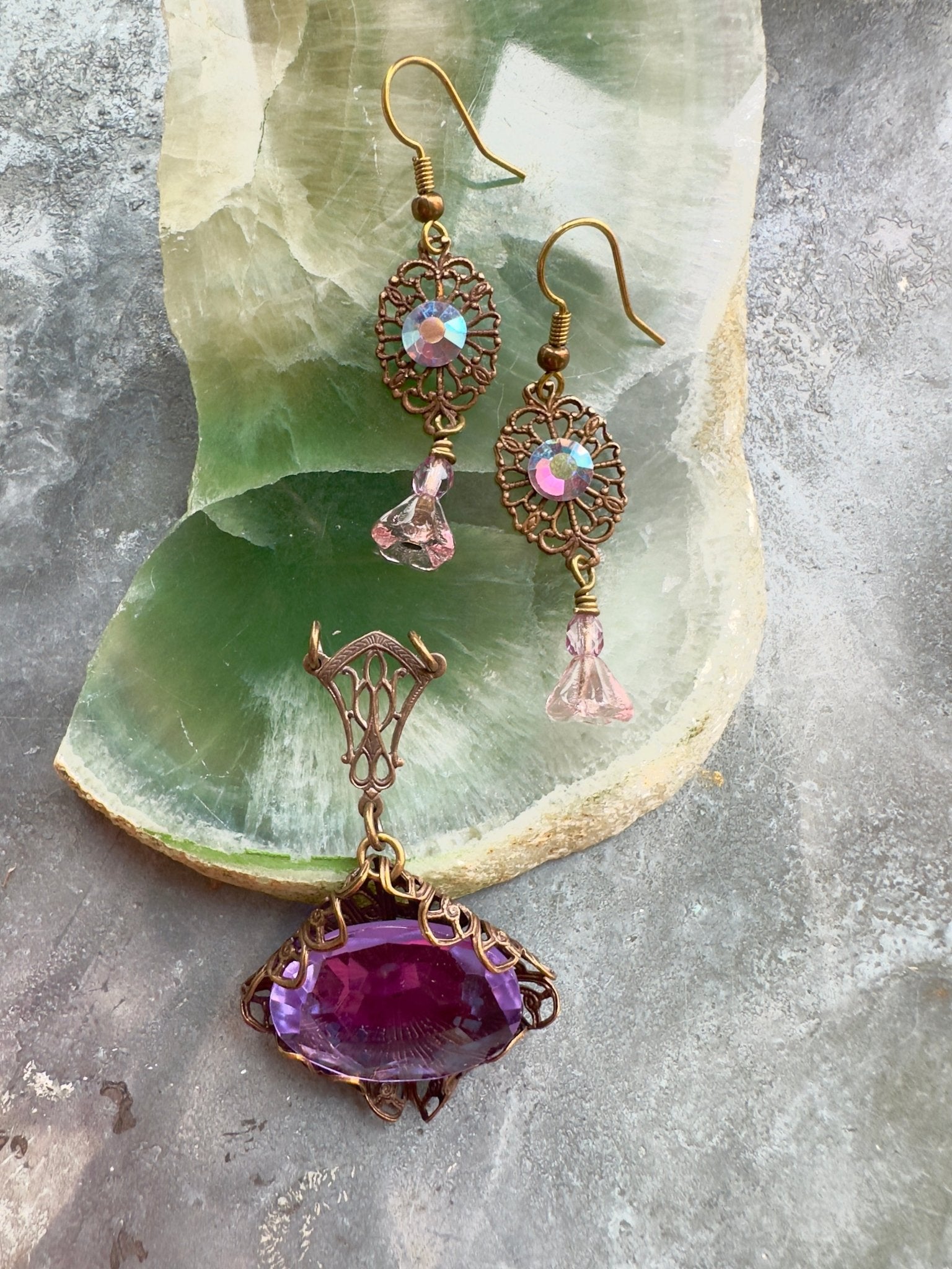 Lavender Lily - Pendant & Earring Kit - Vintaj Idaho Design - 10/1/2025 - Vintaj Live Shop ID
