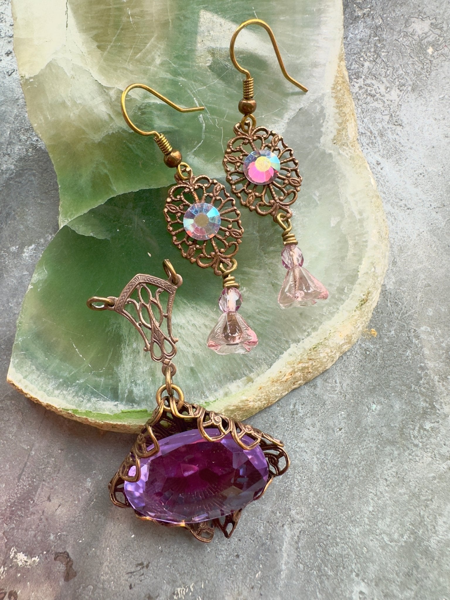 Lavender Lily - Pendant & Earring Kit - Vintaj Idaho Design - 10/1/2025 - Vintaj Live Shop ID