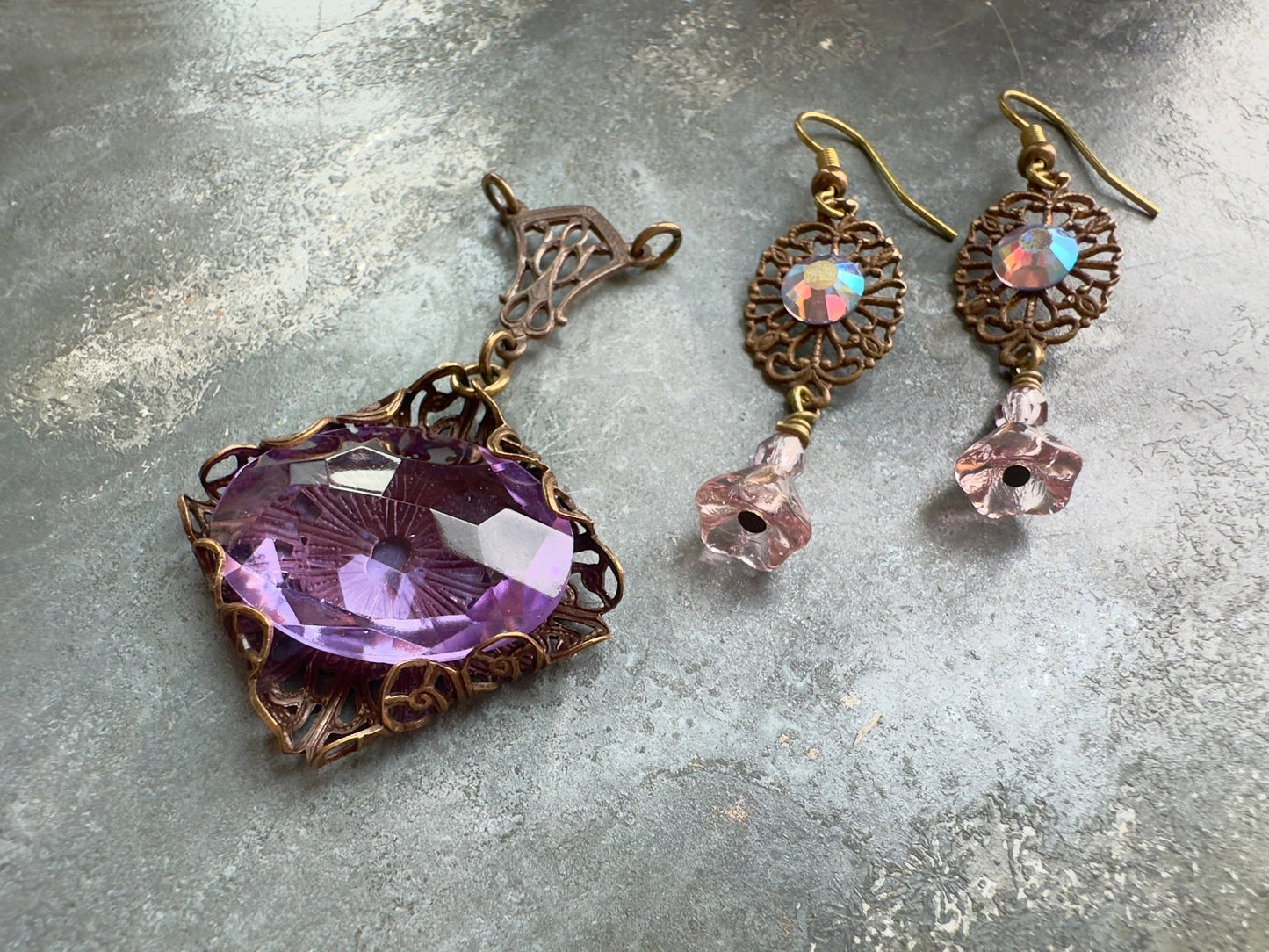 Lavender Lily - Pendant & Earring Kit - Vintaj Idaho Design - 10/1/2025 - Vintaj Live Shop ID