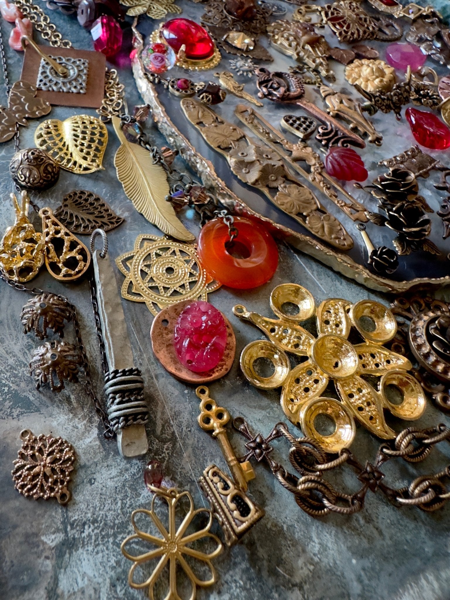 OAK Tuesday Drop! - One Of A Kind Curated Lot - Vintaj Idaho Design - 7/22/2025 - Vintaj Live Shop ID