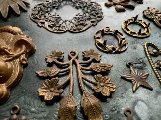 RARE Vintage Filigree Settings 20 Pc OAK Vault Collection - Vintaj Idaho - 03/04/2026 - Vintaj Live Shop ID