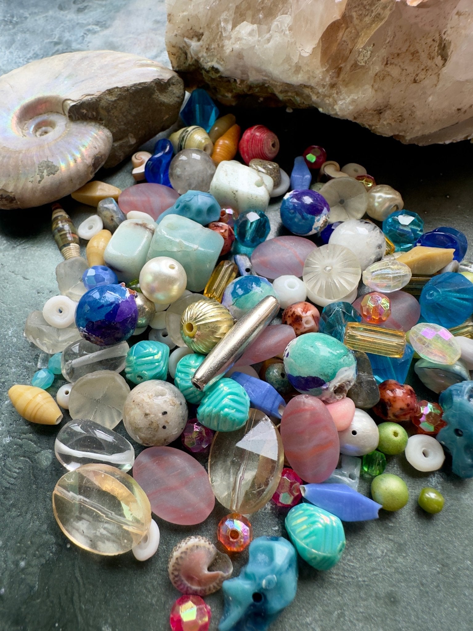 Shimmering Sands - 2 Oz Vintage Deluxe Bead Mix - Vintaj Idaho - 03/16/2026 - Vintaj Live Shop ID